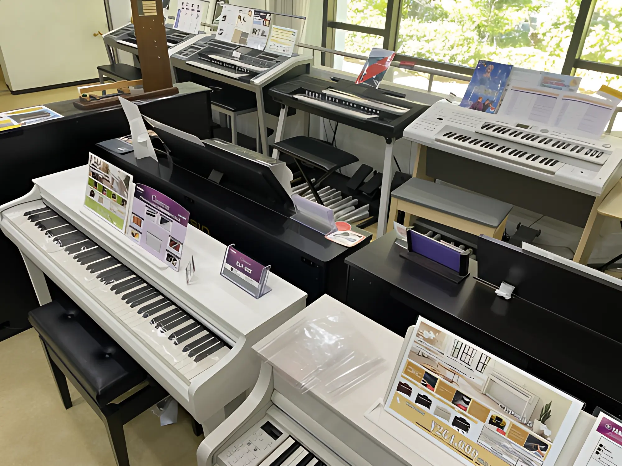 ヨモギヤ楽器 ヴァイオリン 神宮前本店のサムネイル画像 2