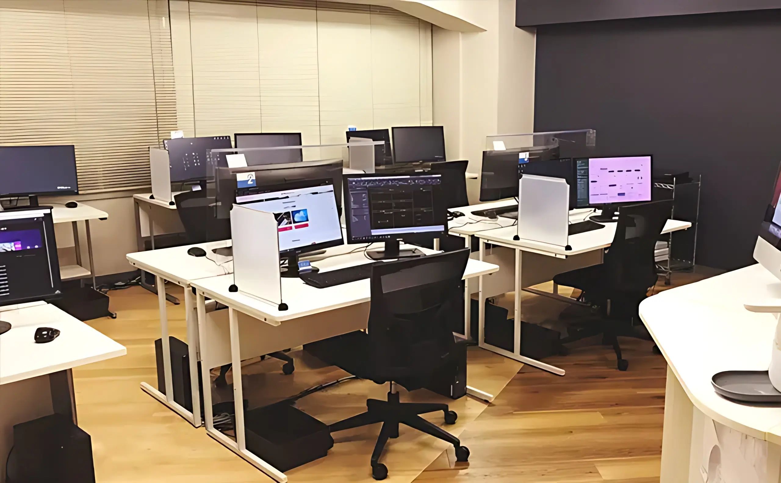 Winスクール パソコン 銀座校のサムネイル画像 4