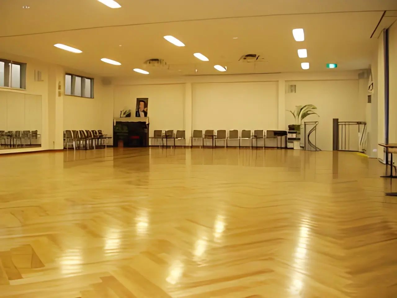 ボールルームマルヤマダンス教室 南1条西教室のメイン画像