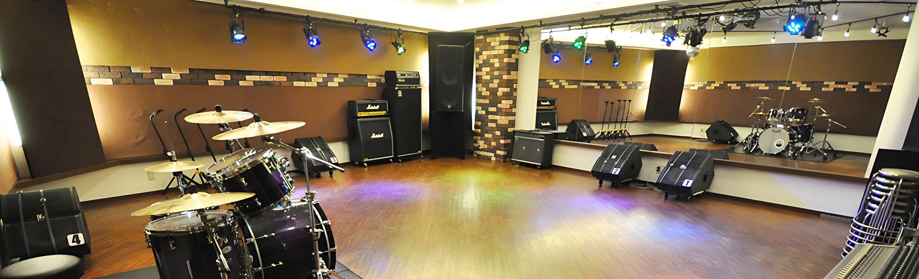 INSmeK ダンス sound studio PACKS 船橋店のサムネイル画像 5