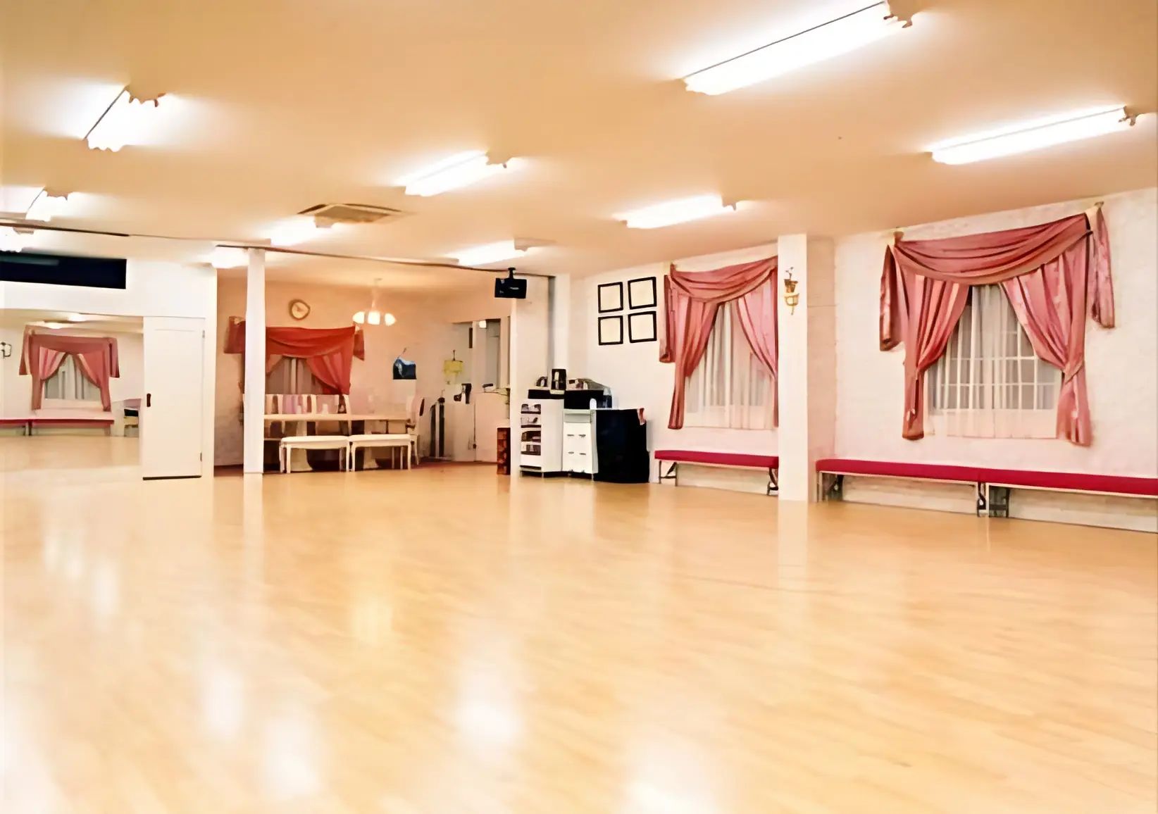 ワタナベダンススクール 富竹新田教室のサムネイル画像 3