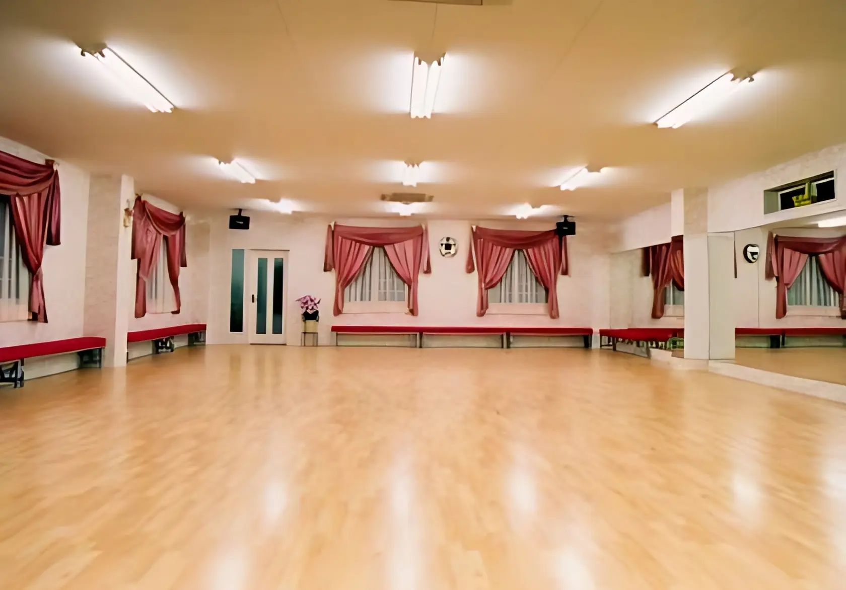 ワタナベダンススクール 富竹新田教室のサムネイル画像 4