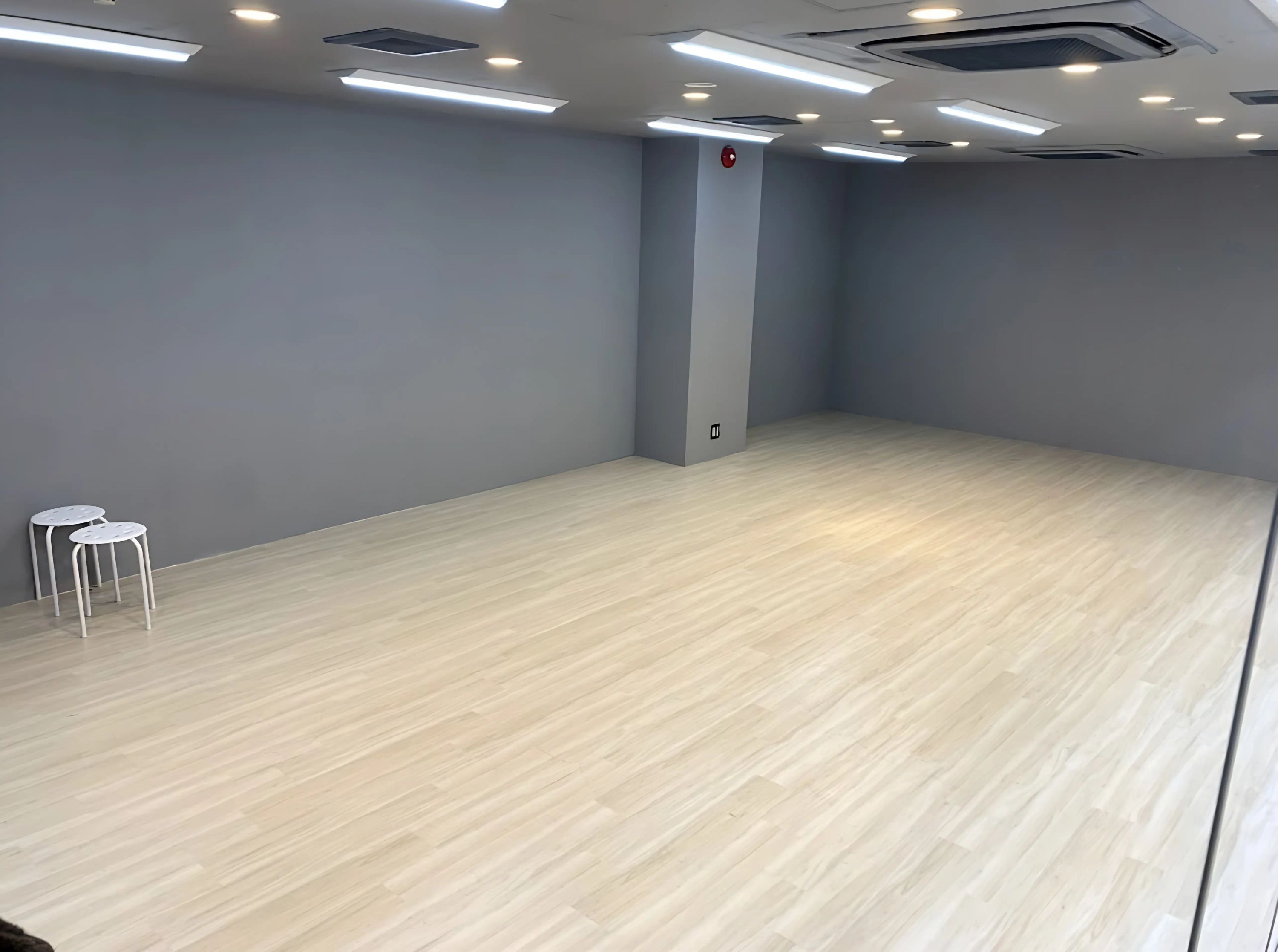 YELLOW SPARROW ダンス 心斎橋校のメイン画像