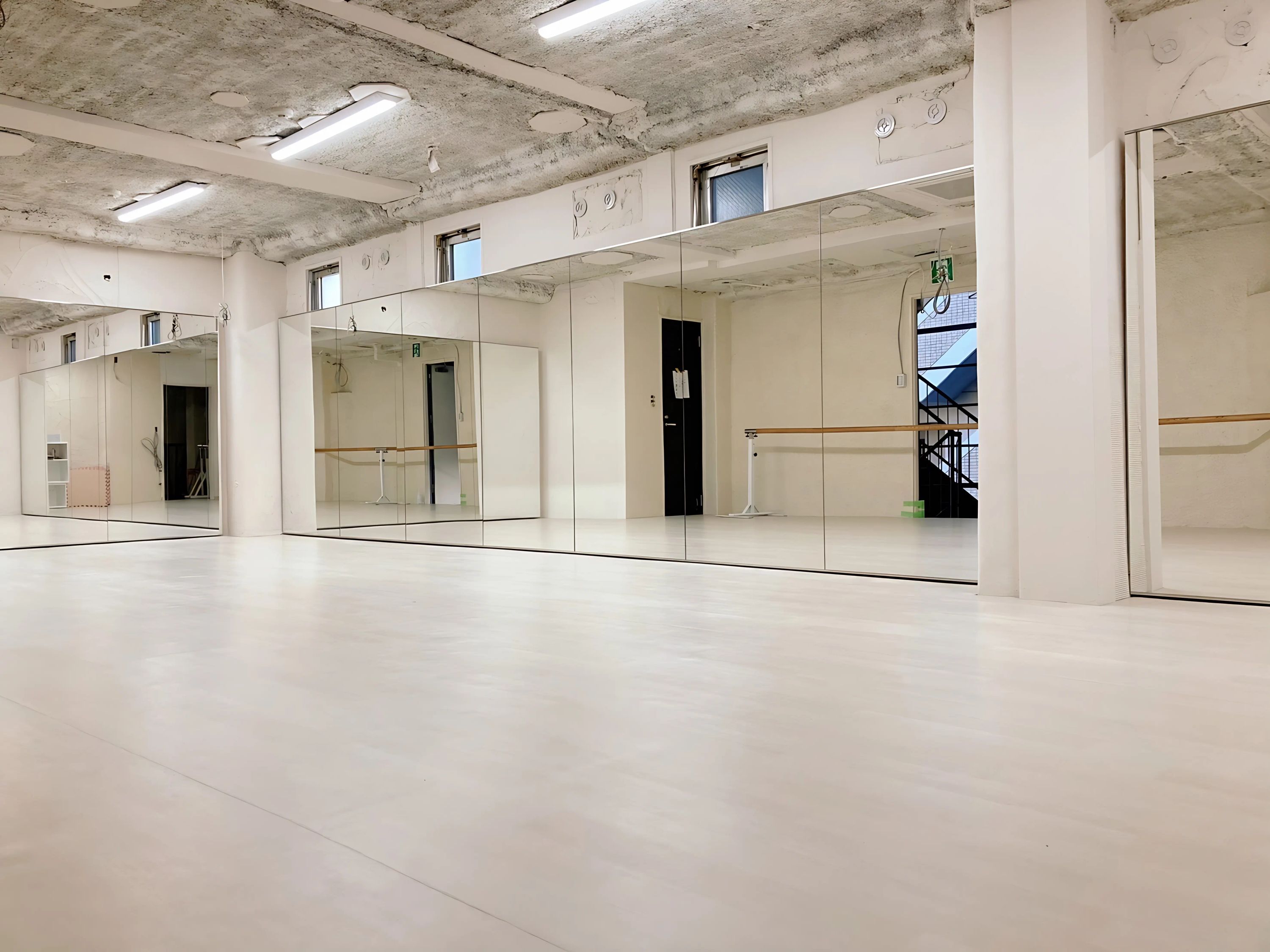 YELLOW SPARROW ダンス 西新校のメイン画像