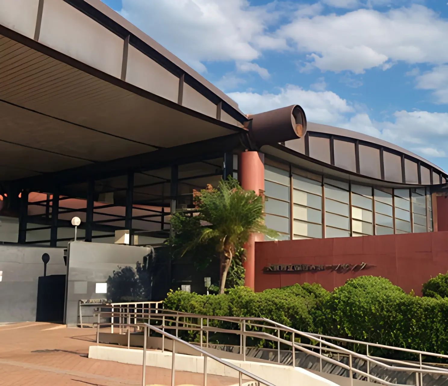 M．S．テニスカレッジ(エム・エス・テニスカレッジ) 堺市原池公園体育館ミズノインドアテニススクールのサムネイル画像 4