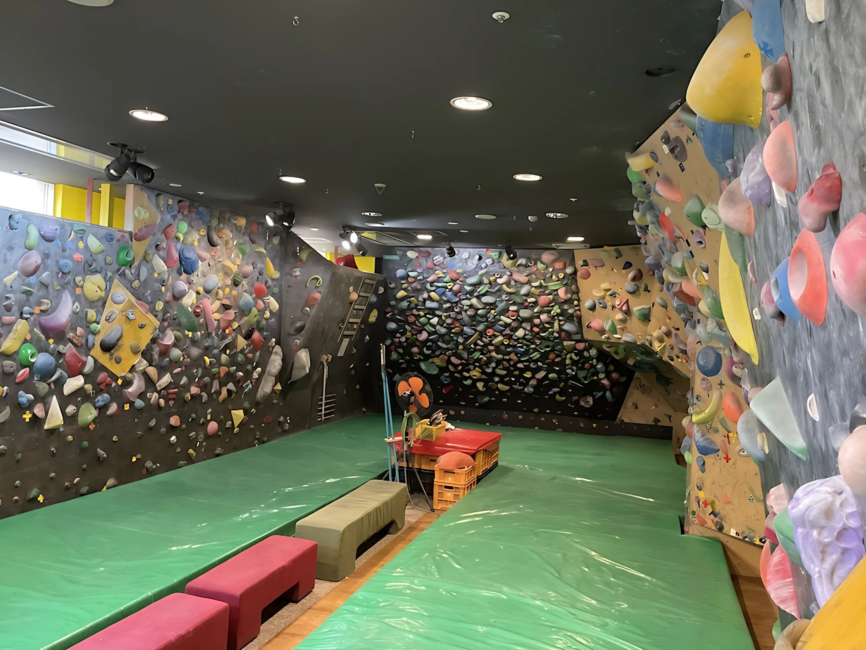 ボルダリングジム MONKEY MAGIC 吾妻教室のメイン画像