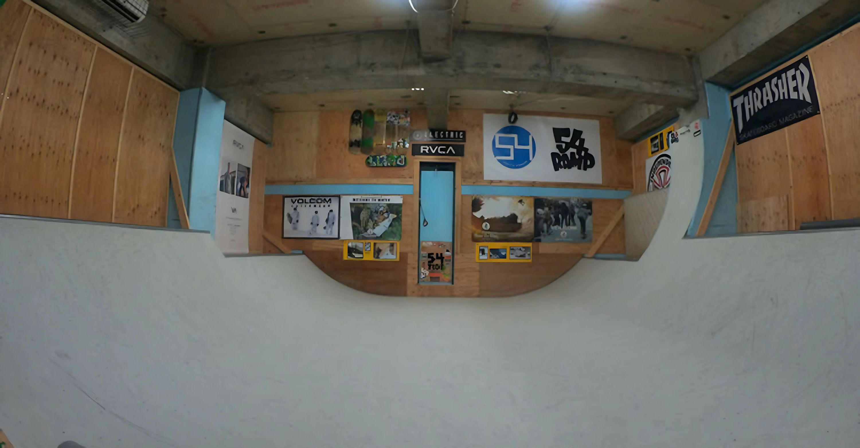 54RAMP&54PARK(フィフティーフォーランプ&フィフティーフォーパーク) スケートボード 緑ヶ丘教室のメイン画像