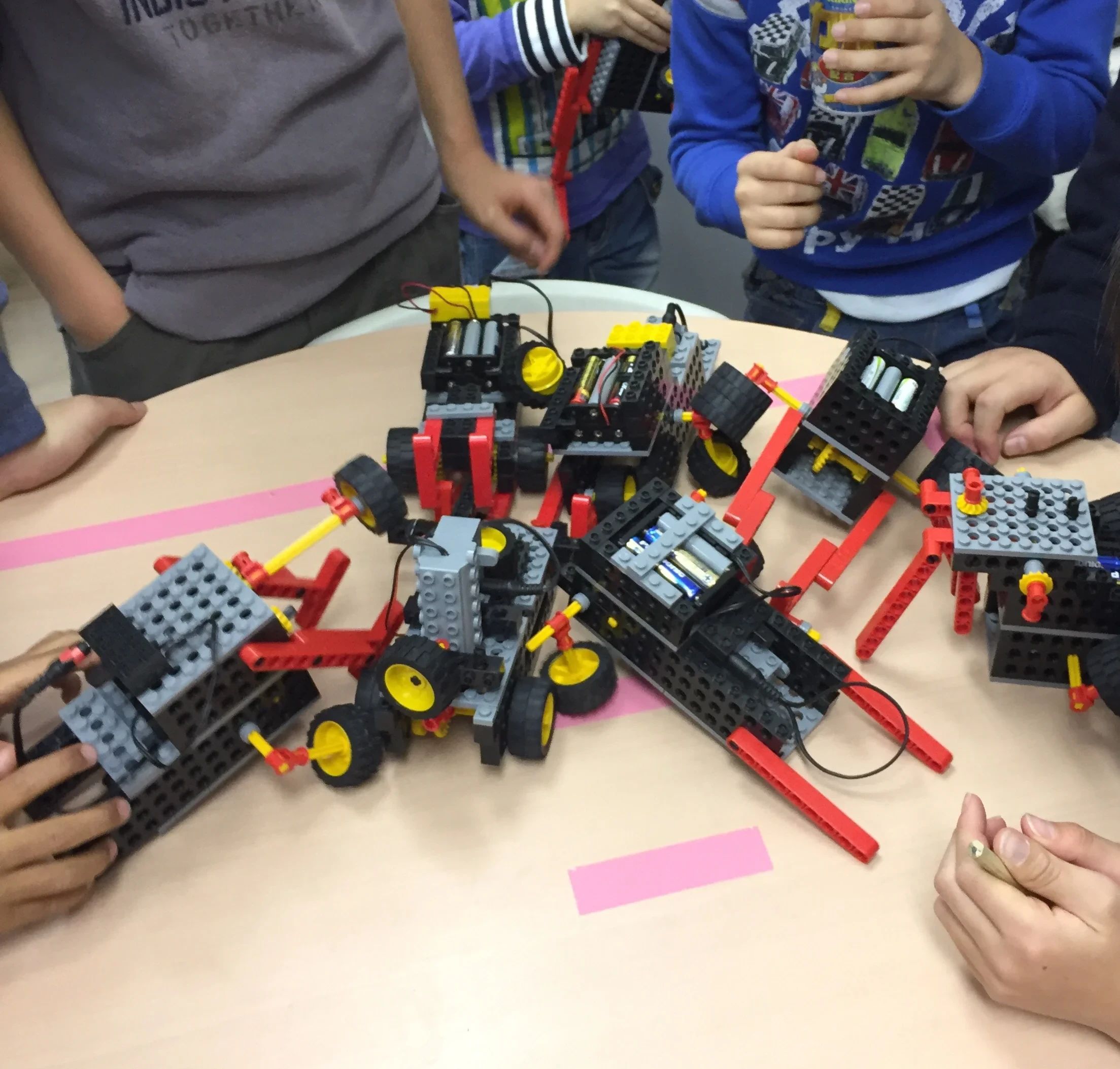 ヒューマンアカデミージュニア ロボット・プログラミング教室 守山自衛隊前 名学館　吉根校のメイン画像