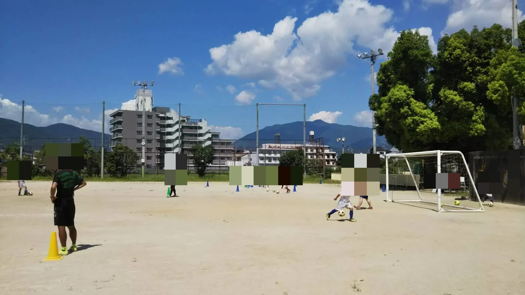 南太秦サッカースポーツ少年団 京都市立南太秦小学校グランドのサムネイル画像 4