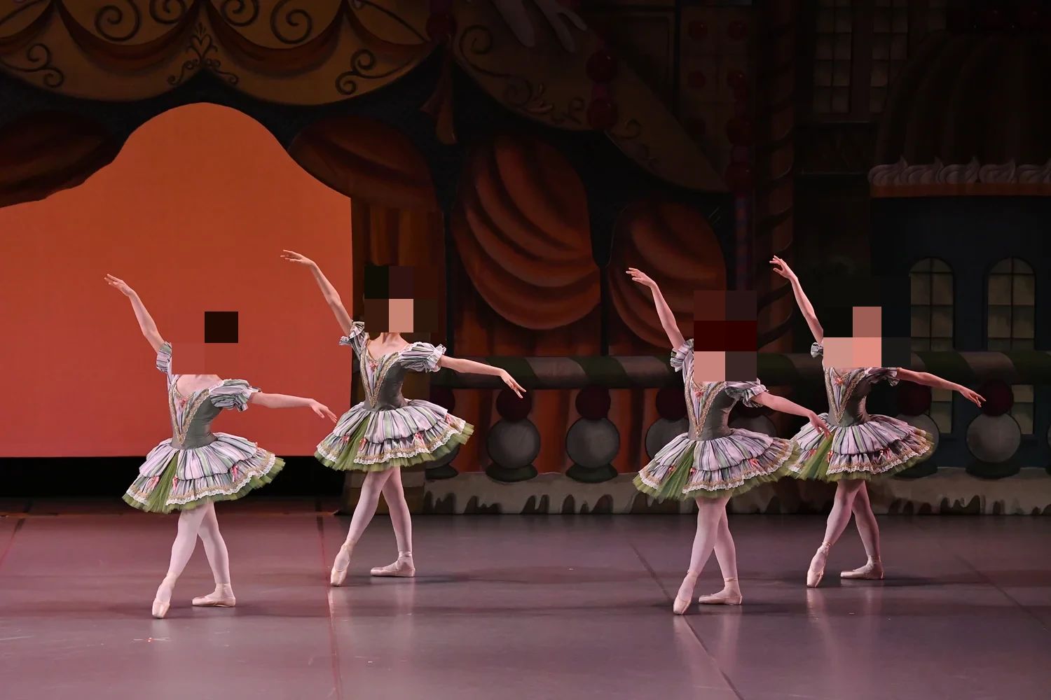 ラ・レーヌ バレエ 南観音教室のサムネイル画像 3