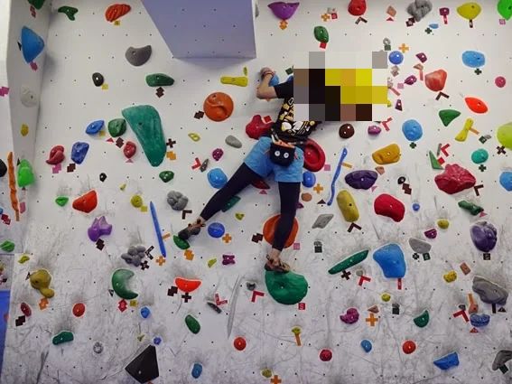 空の向こうへ四足歩行 ボルダリング 白金台教室のサムネイル画像 2