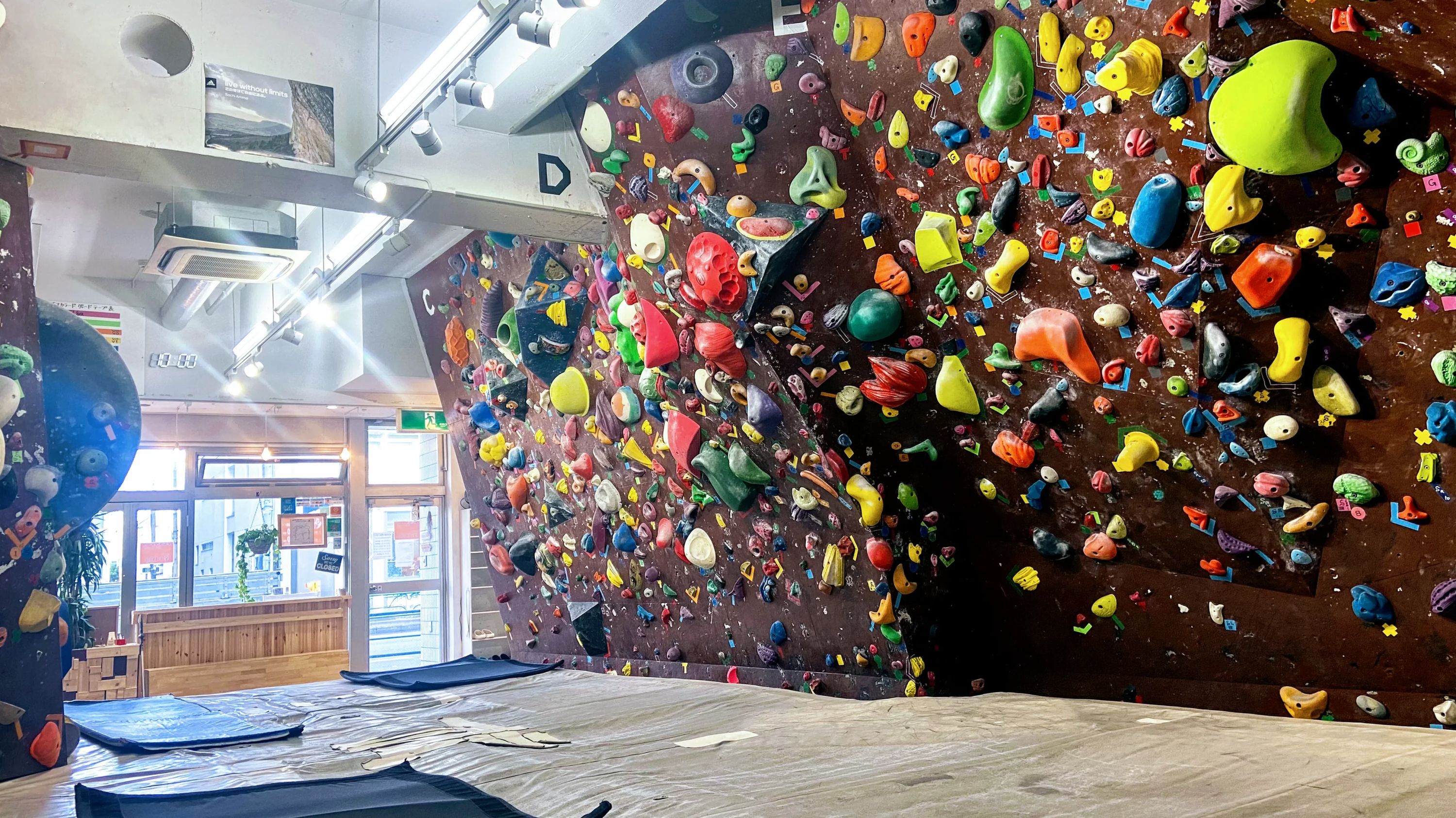 エスカラードクライミングジム ボルダリング 西新宿教室のサムネイル画像 3