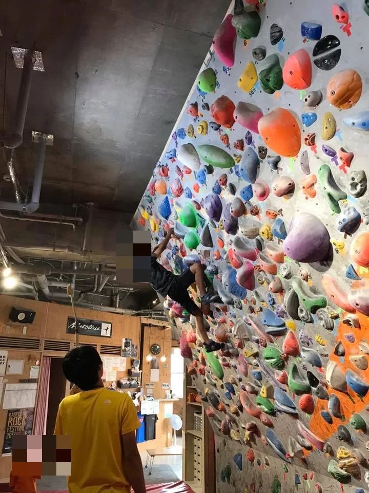 ボルダリングジム登攀道場 松波教室のサムネイル画像 3