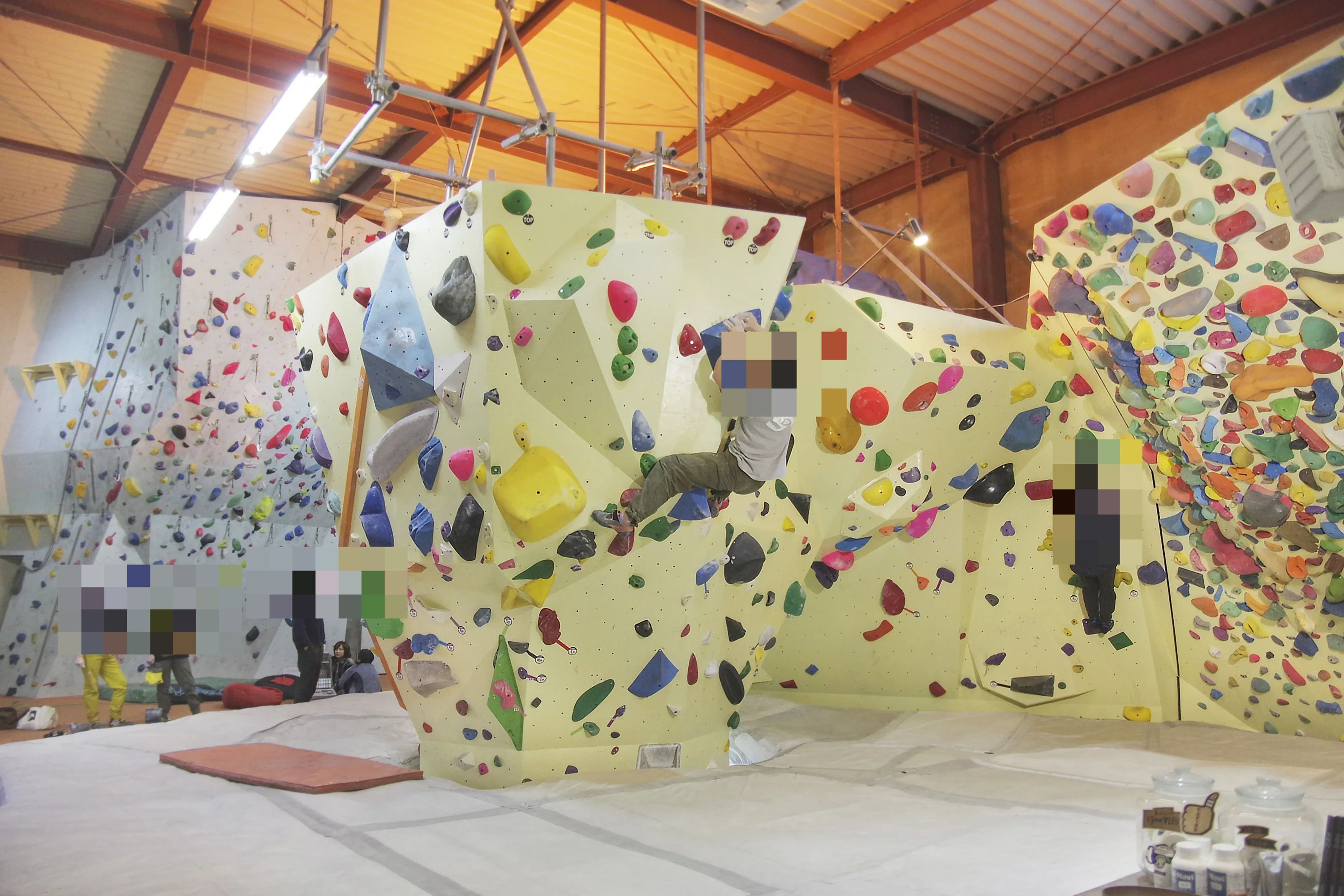 クライミングジム ピラニア ボルダリング 石和店のメイン画像
