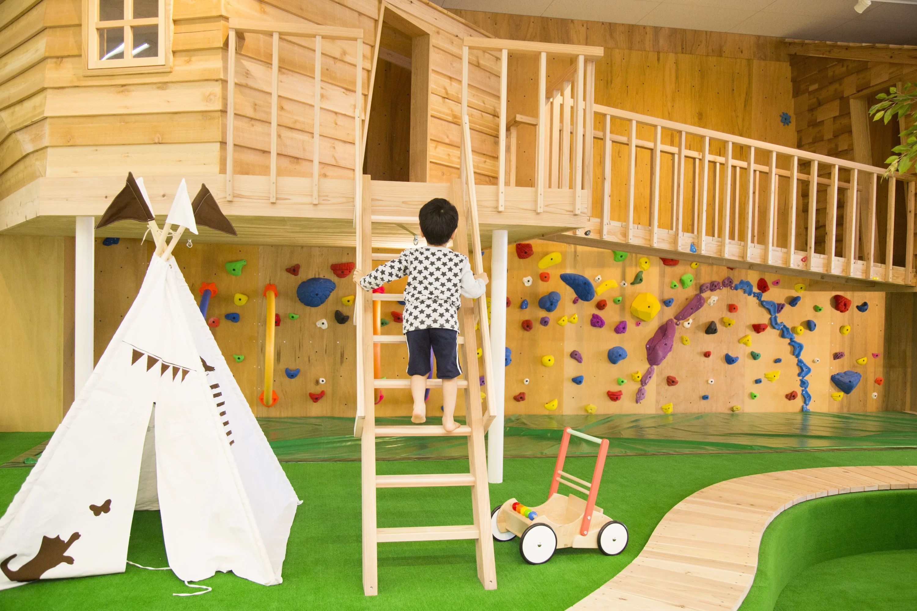 ぴなくる２ ボルダリング リソラ大府店のサムネイル画像 4