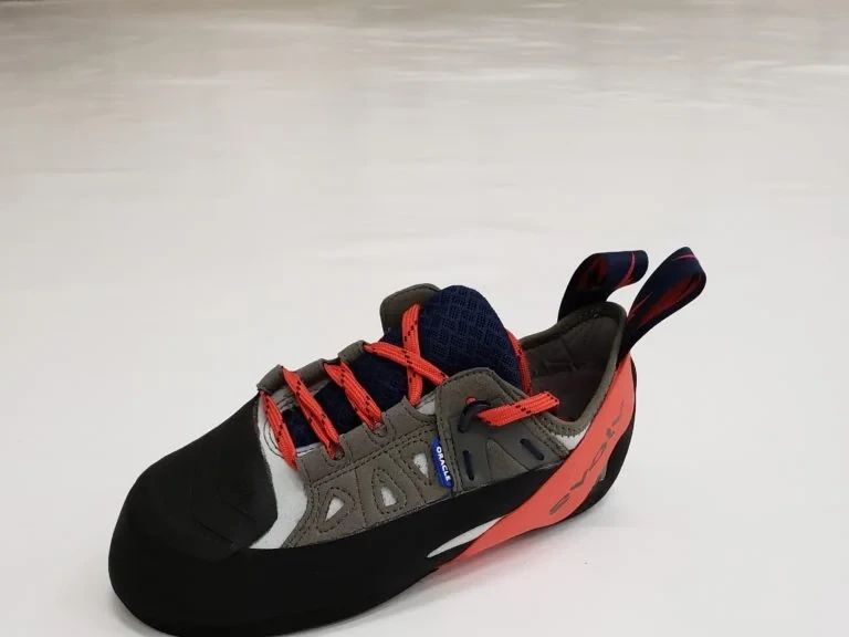 カラフルロック ボルダリング 須成教室のサムネイル画像 4