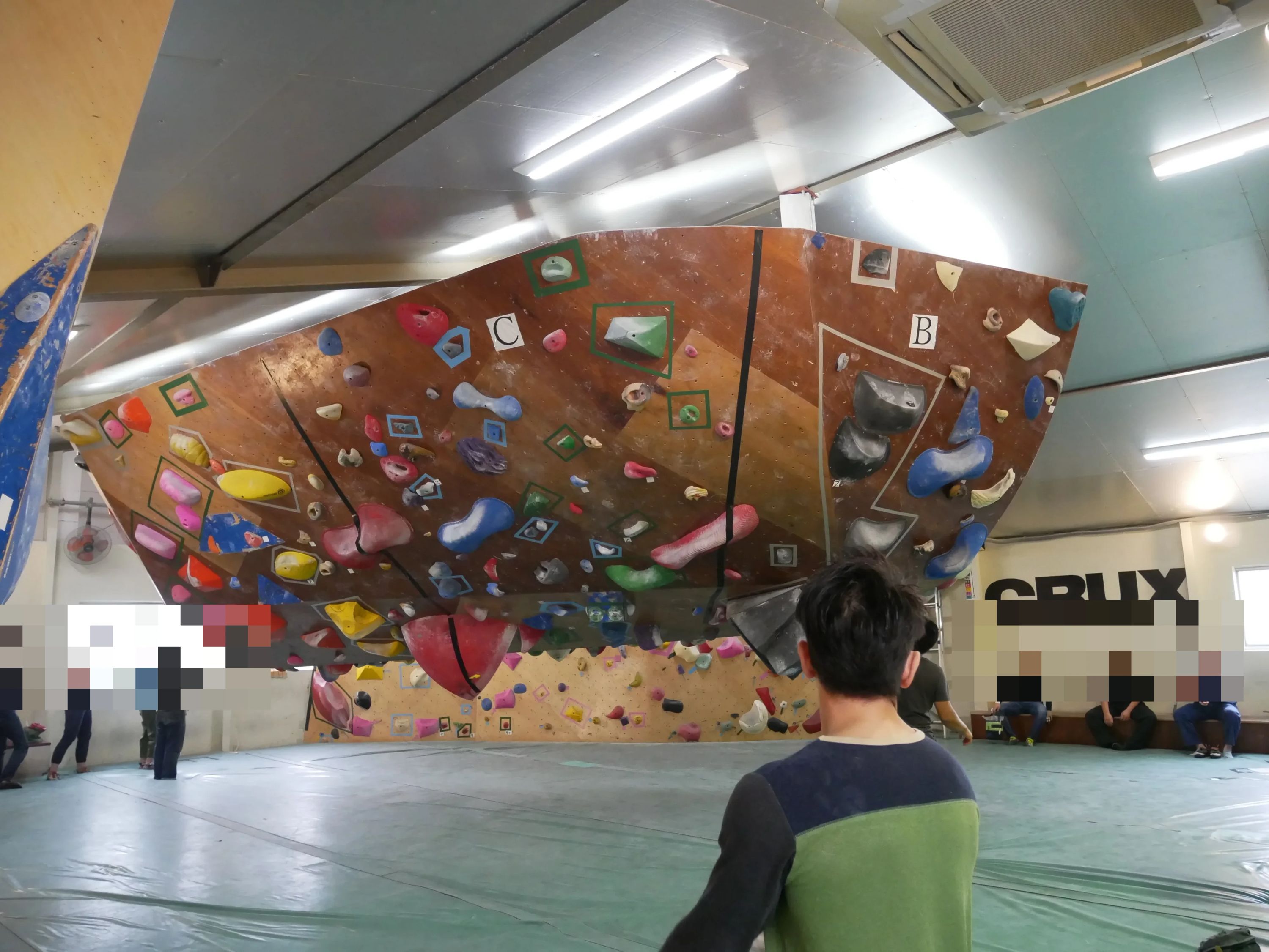 CRUX Osaka(クラックス大阪) ボルダリング 広芝町教室のサムネイル画像 4