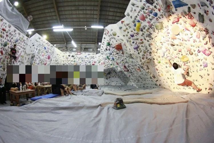 クライミングジム M-WALL ボルダリング 上本庄教室のサムネイル画像 2