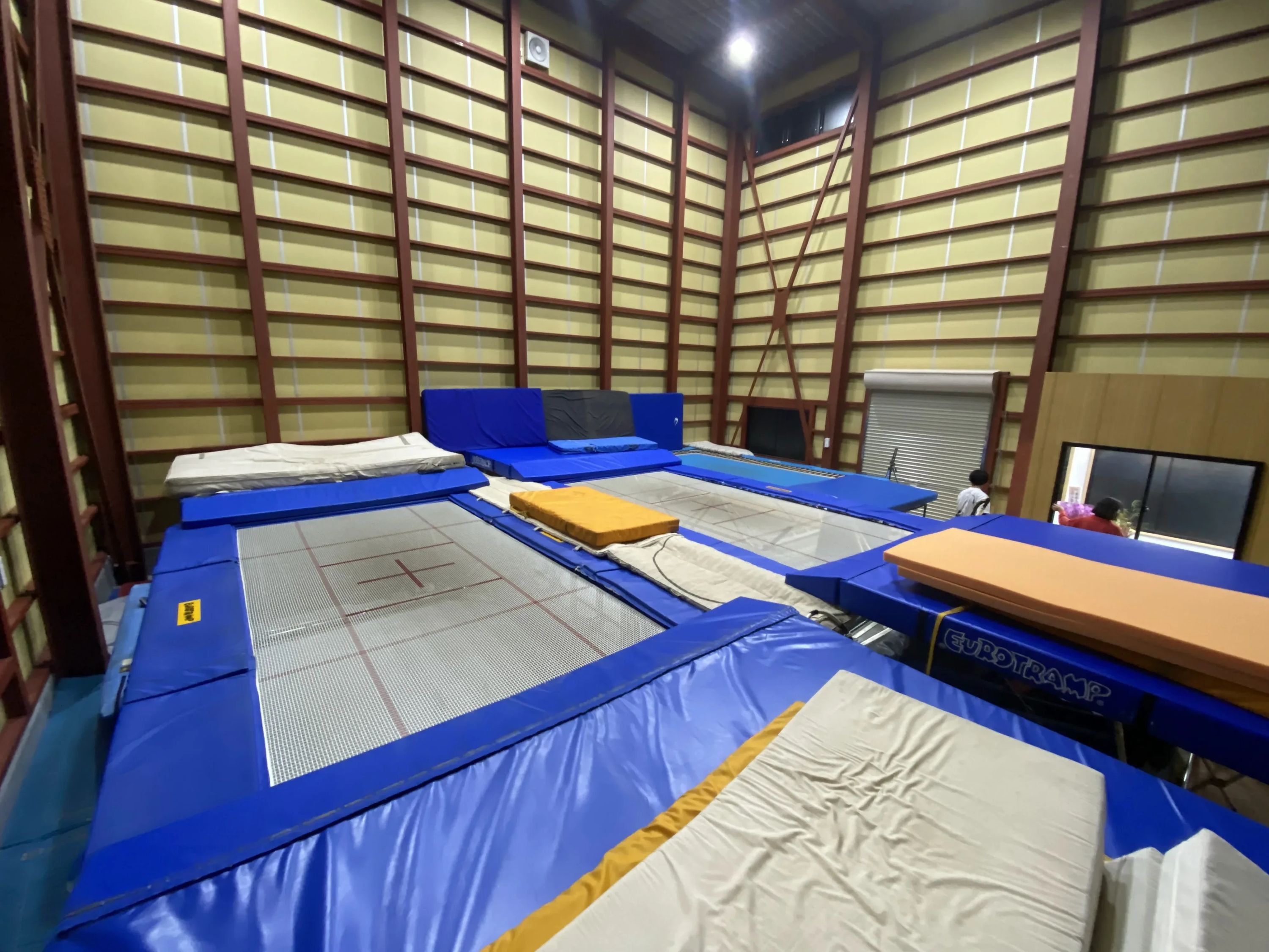 直方エアーフライング トランポリン 直方市体育館のサムネイル画像 2