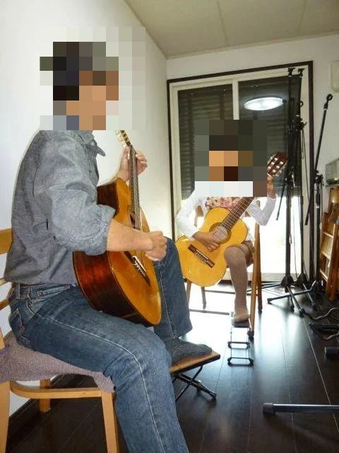 ギタースタジオhacchi／蜂谷信夫ギター教室 下連雀教室のサムネイル画像 4