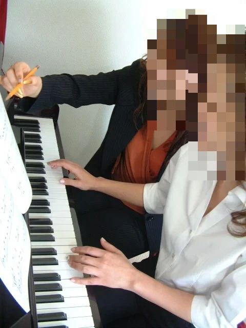 凛ミュージック ギター 北新地音楽サロンのメイン画像