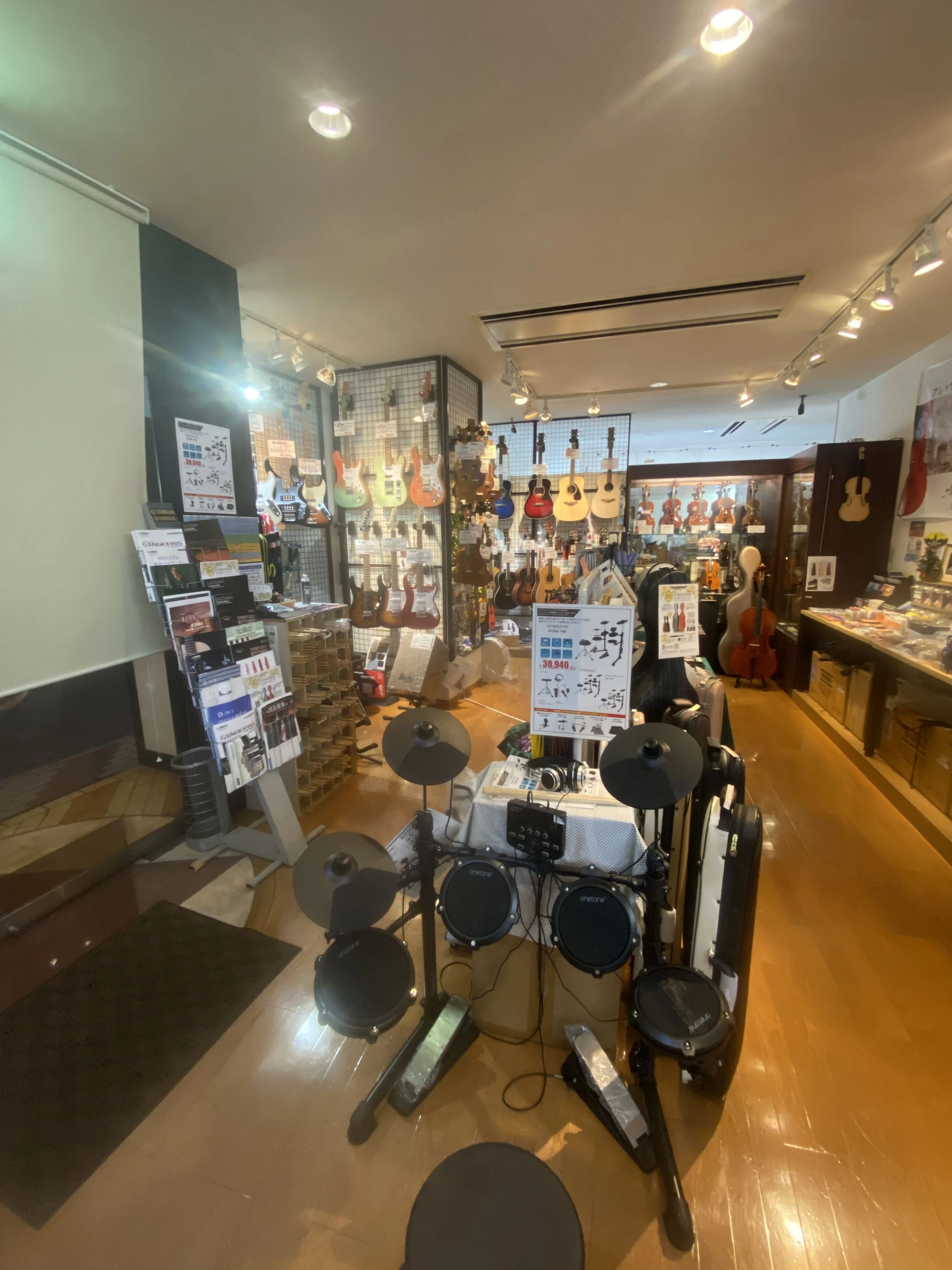 西村楽器 ヴァイオリン ミュージックサロンMICC本店のサムネイル画像 3