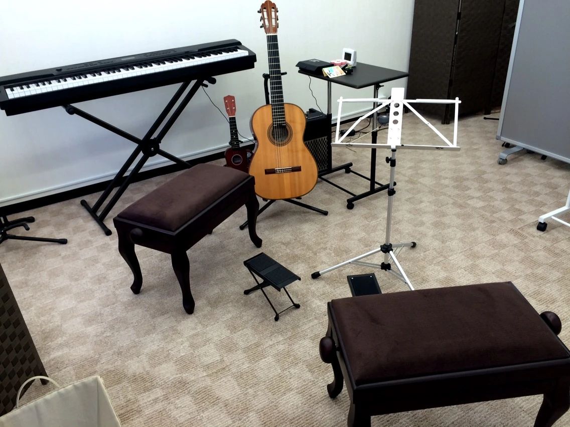 三島ギター音楽院 ウクレレ 末広町教室のサムネイル画像 4