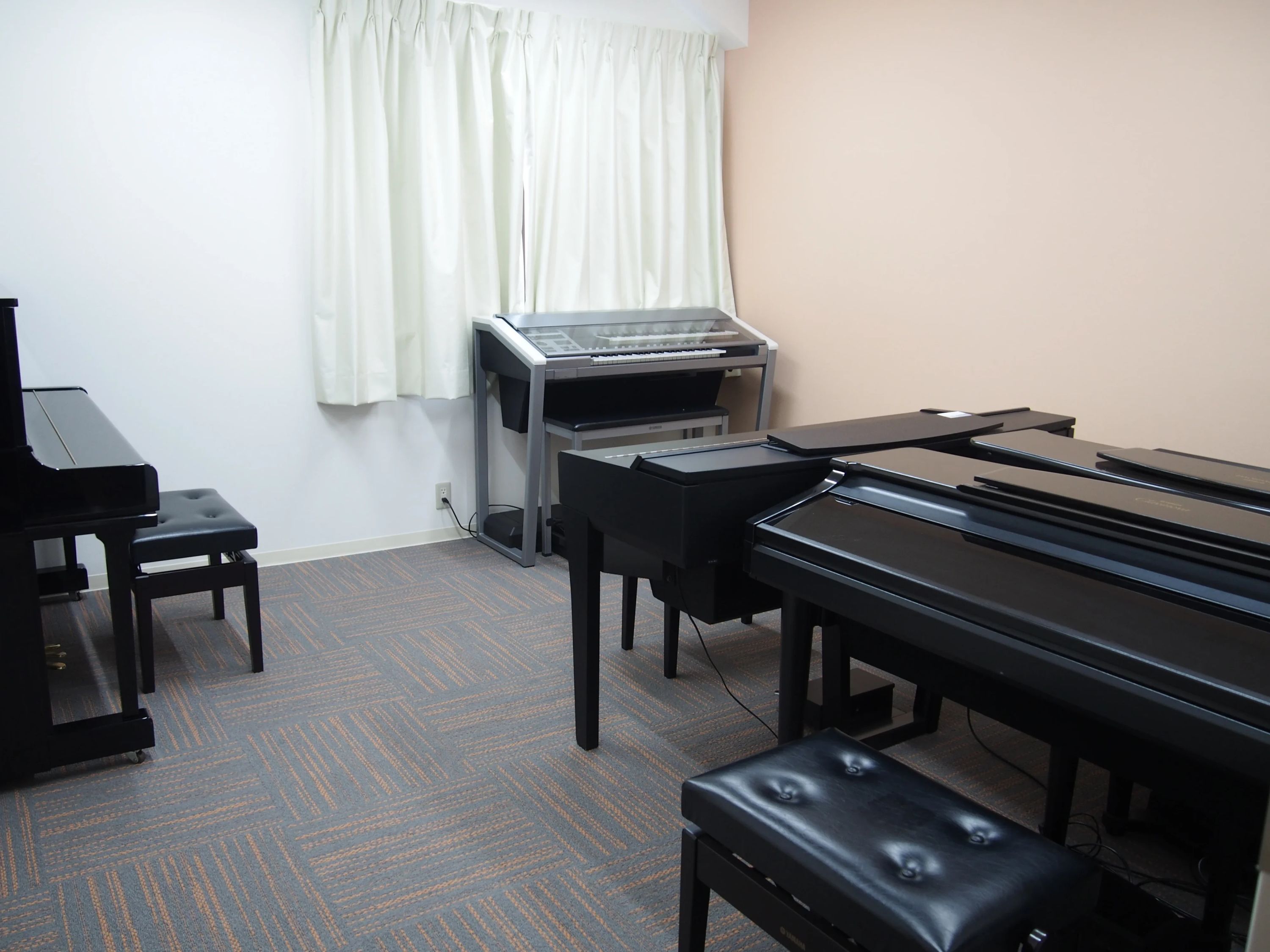 大東楽器 エレキベース 寝屋川店のサムネイル画像 5