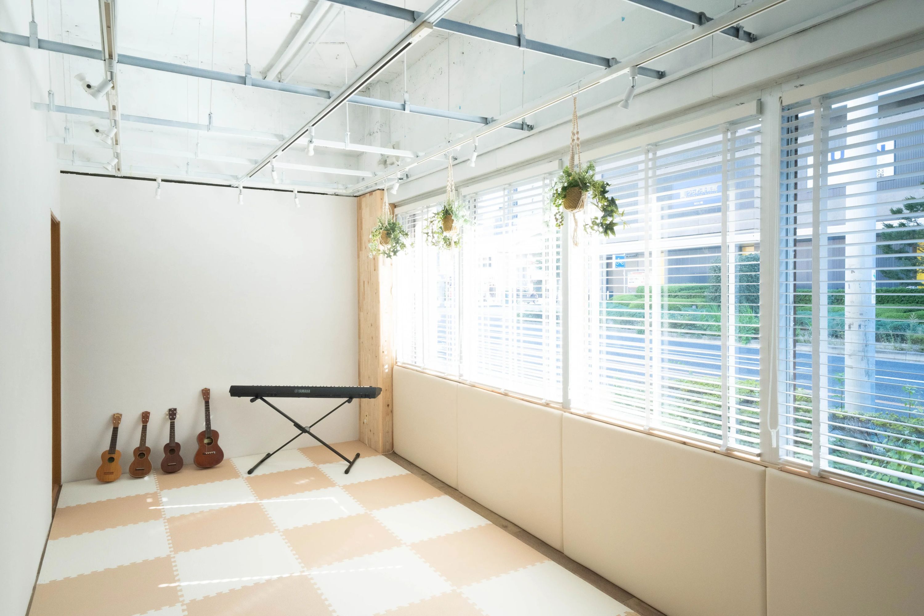 音楽教室ギターレ&エアスト ドラム 仲町教室のサムネイル画像 4