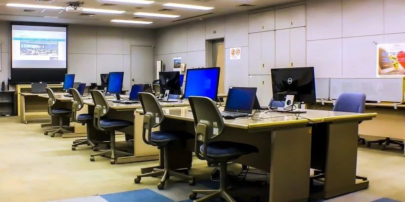 相模原市立産業会館 パソコン＆プログラミング教室 中央教室のサムネイル画像 4