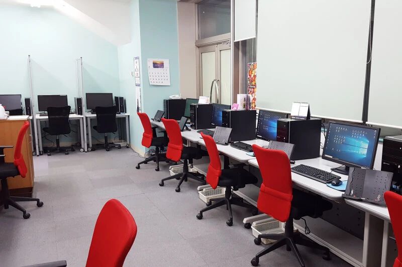 アドバンスクール パソコン 福岡天神校のメイン画像