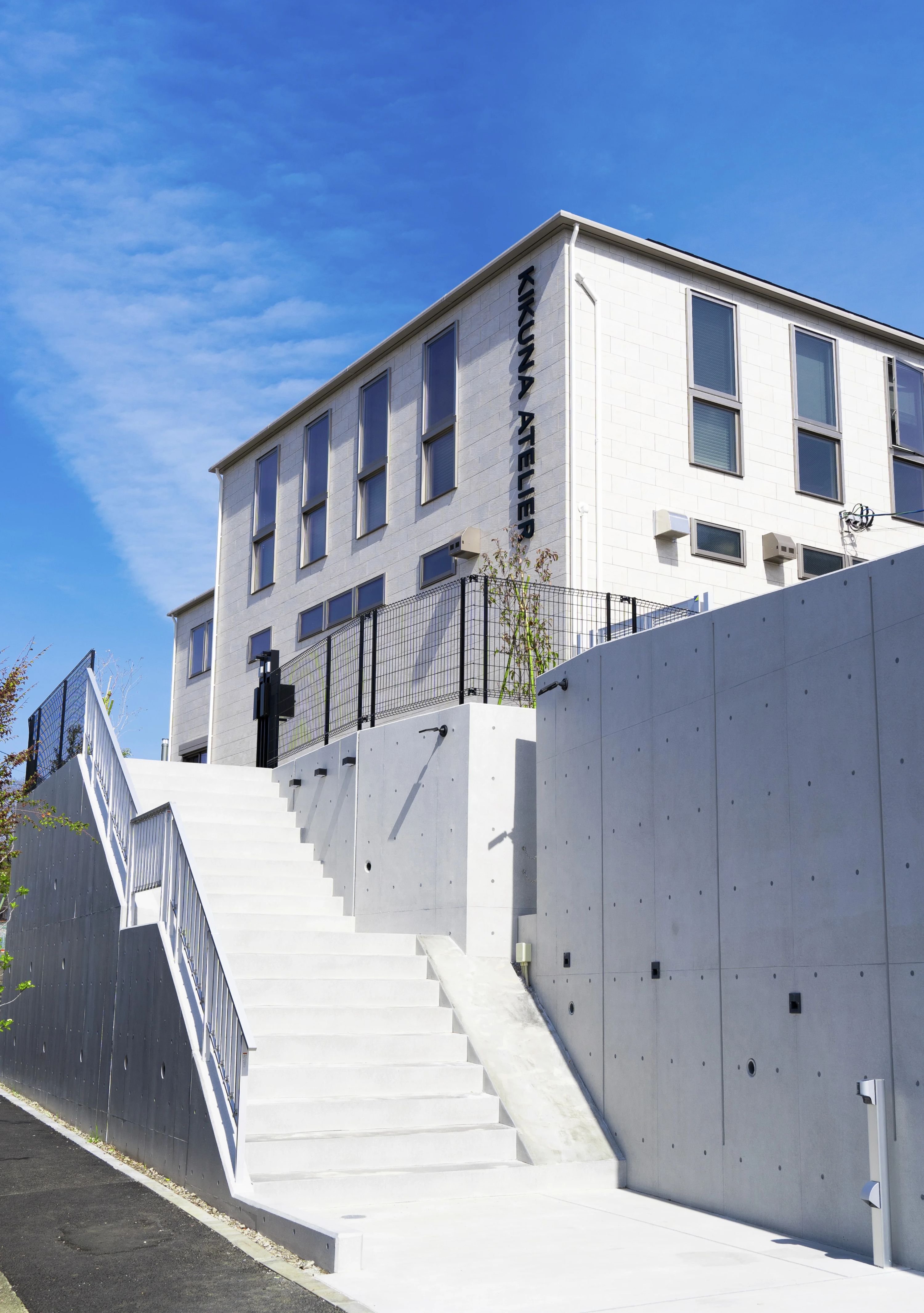 KIKUNAアトリエ絵画造形教室 菊名教室のメイン画像