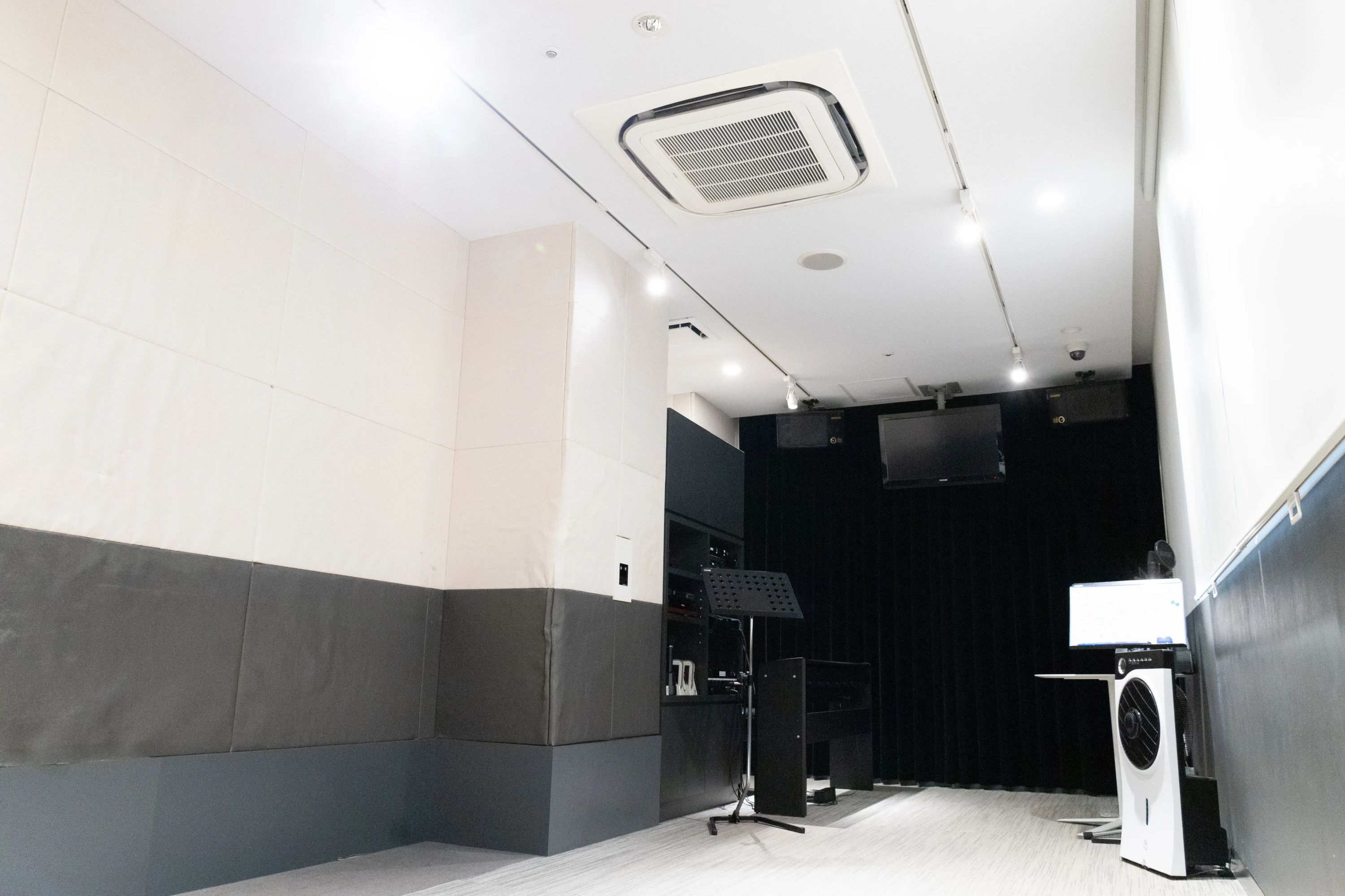 EXPG ENTERTAINMENT 演劇 OSAKAのサムネイル画像 2