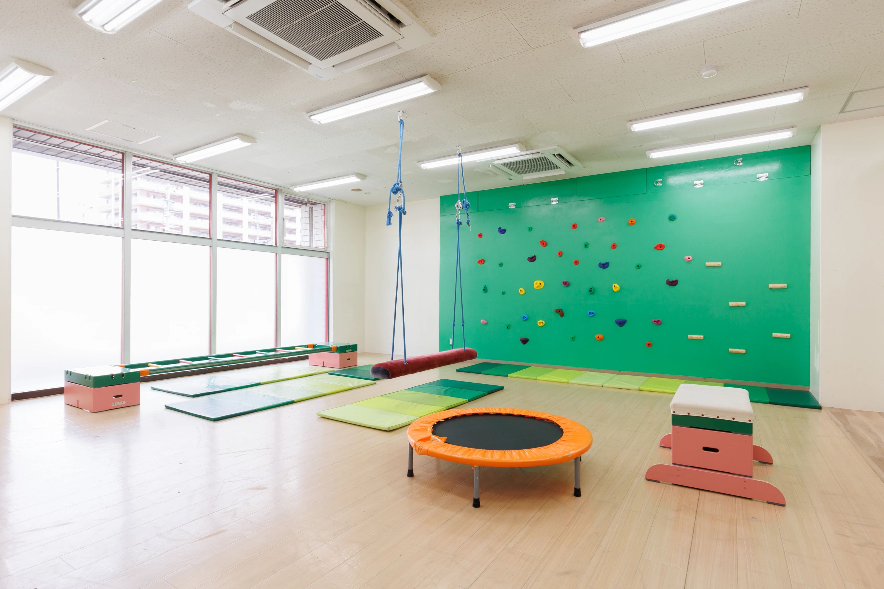 ほわいとうぃんぐ 療育（発達支援） 飯塚館のサムネイル画像 5