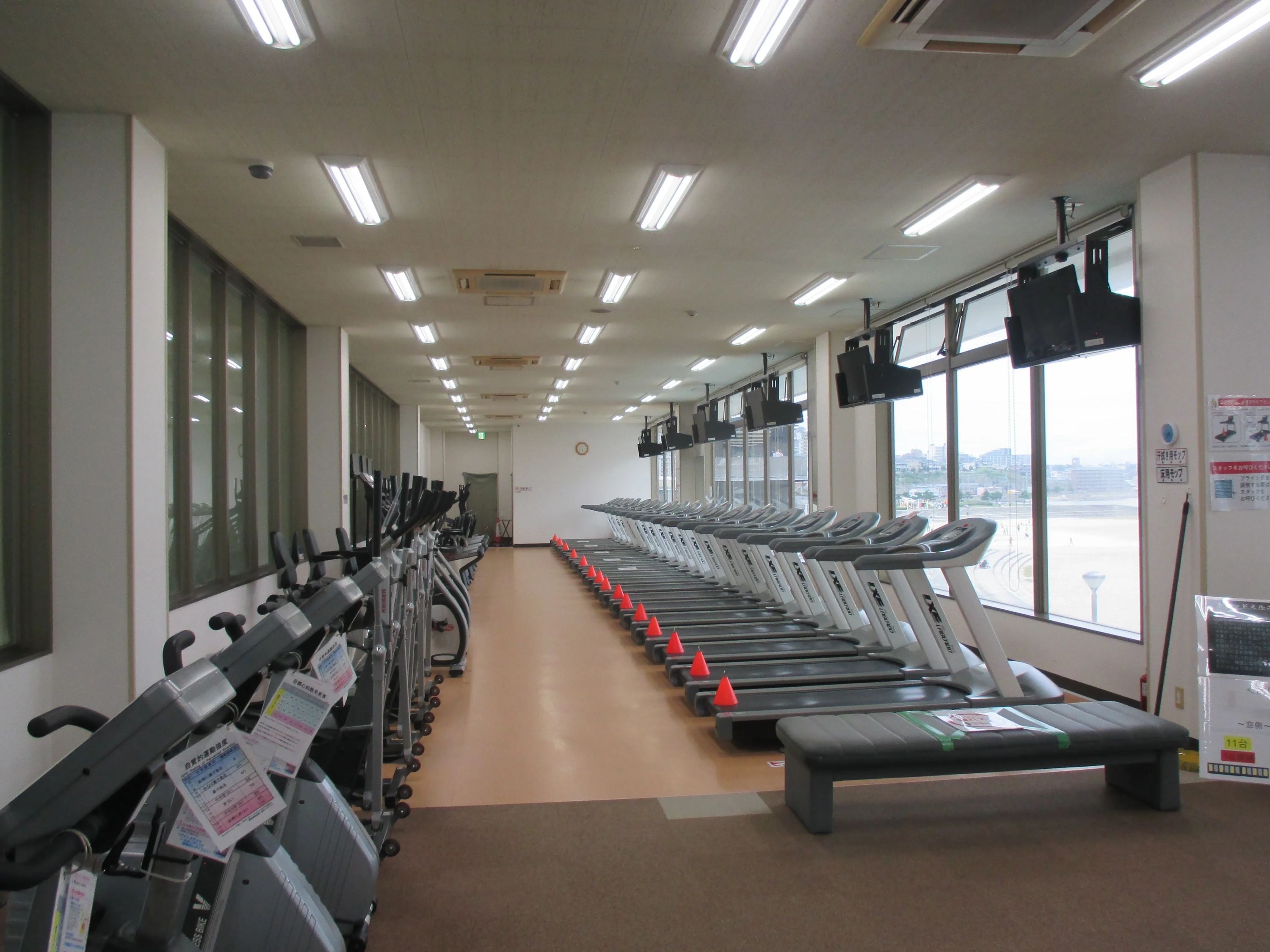 Sports Club AXTOS [テニススクール] アクトス明石大蔵リゾートのサムネイル画像 4