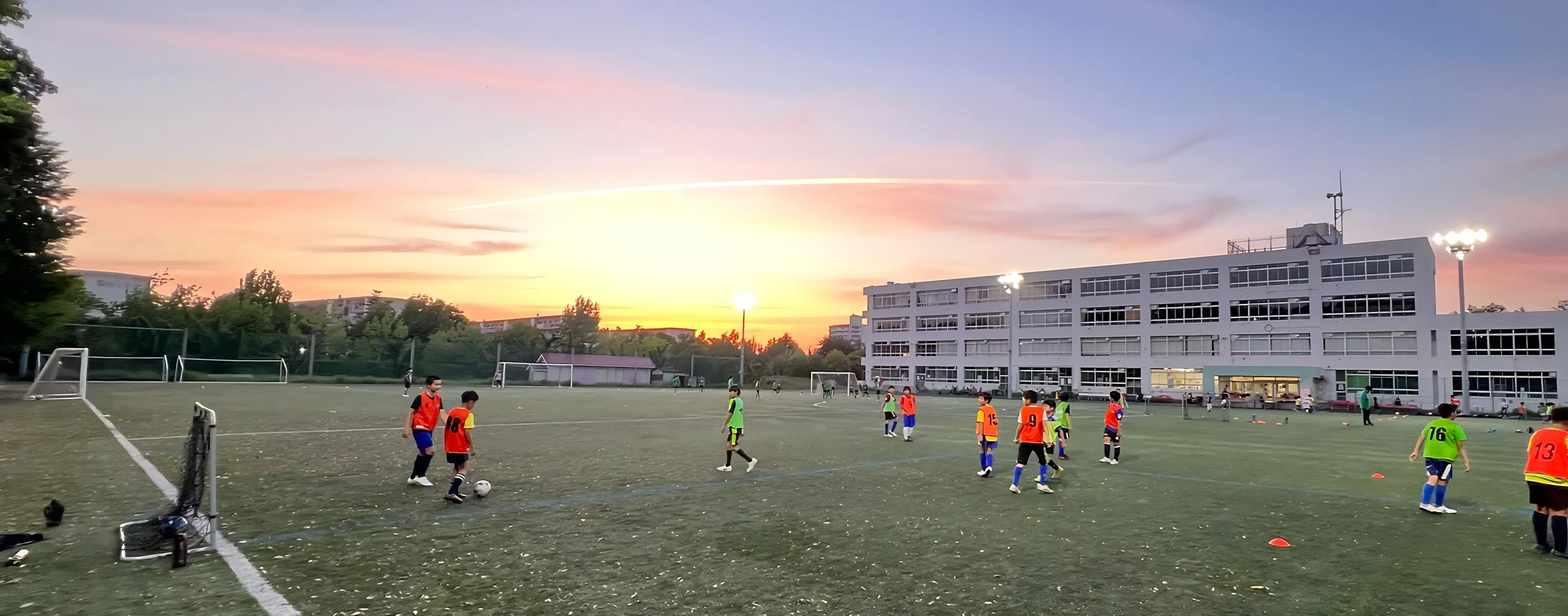 鶴牧サッカークラブ 多摩市立南鶴牧小学校グランドのサムネイル画像 2