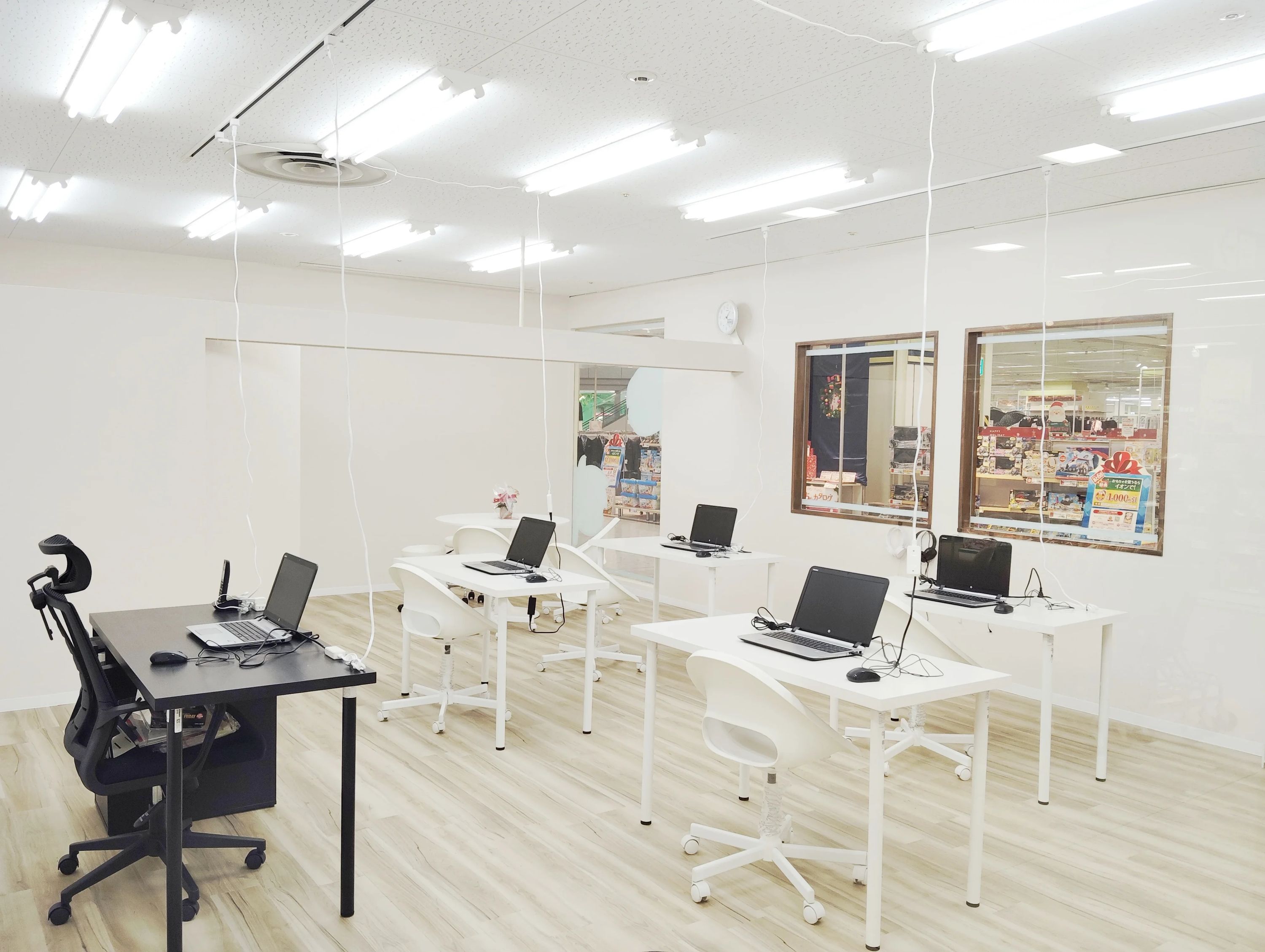 プログラミングスクールiTeenイオン高槻校のサムネイル画像 3