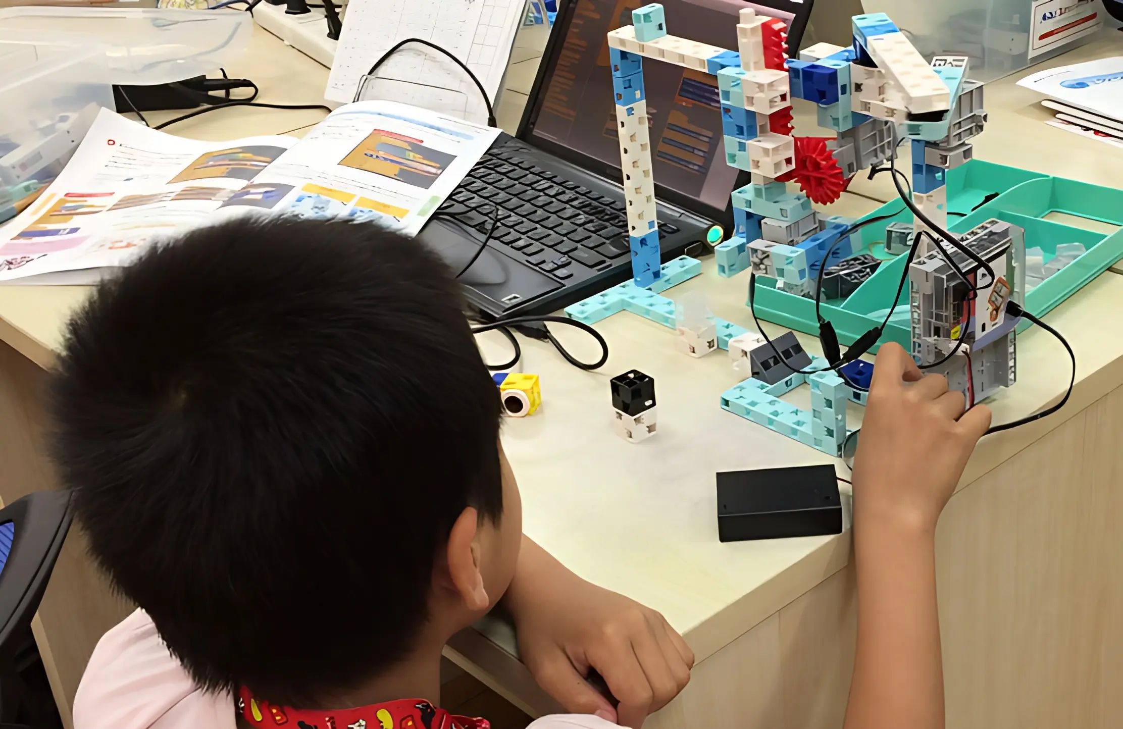 アーテック自考力キッズ パソコン教室かるん ヨシヅヤ稲沢平和教室 2Fのメイン画像