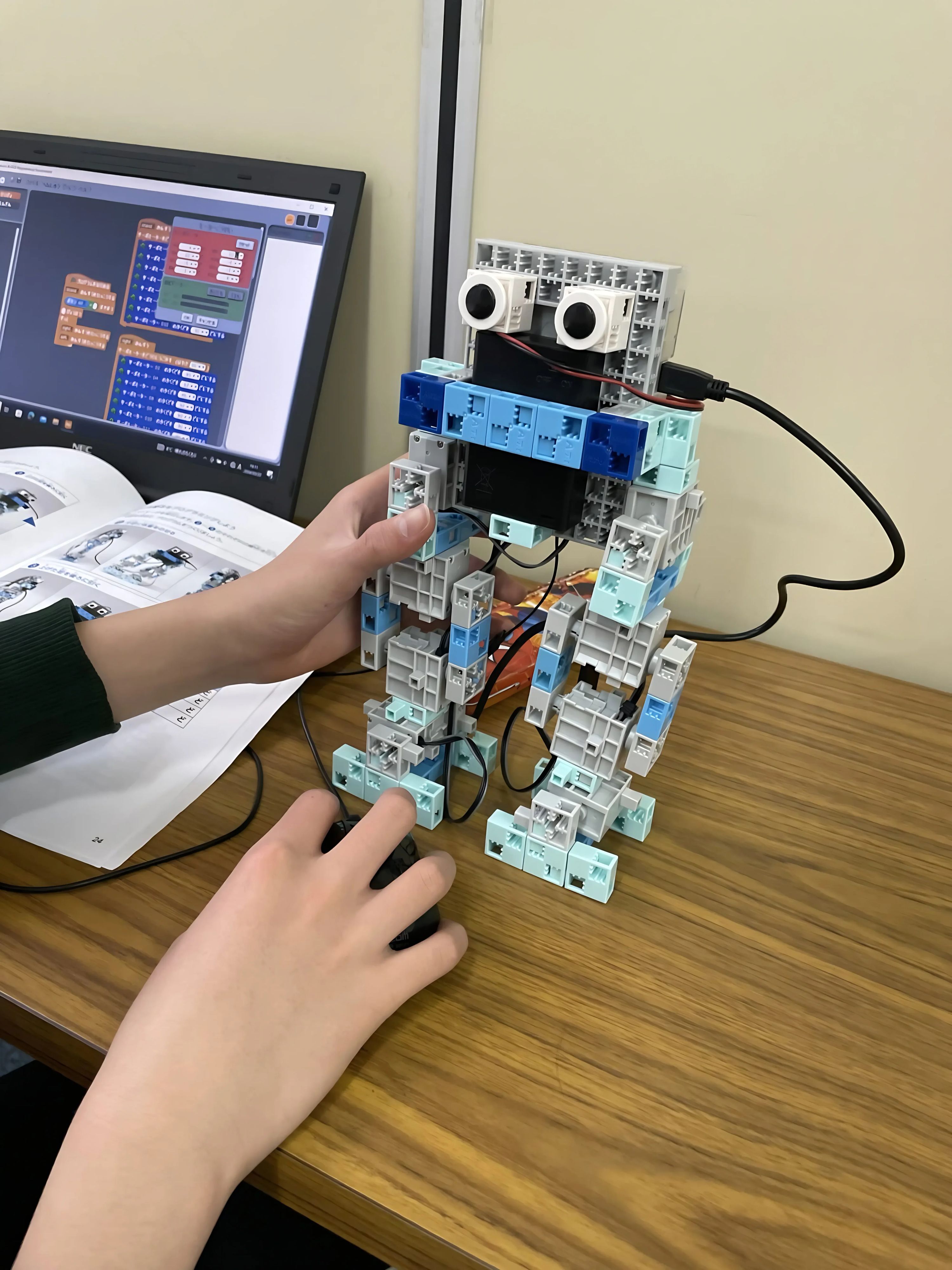 エジソンアカデミー こどもロボットプログラミングのメイン画像