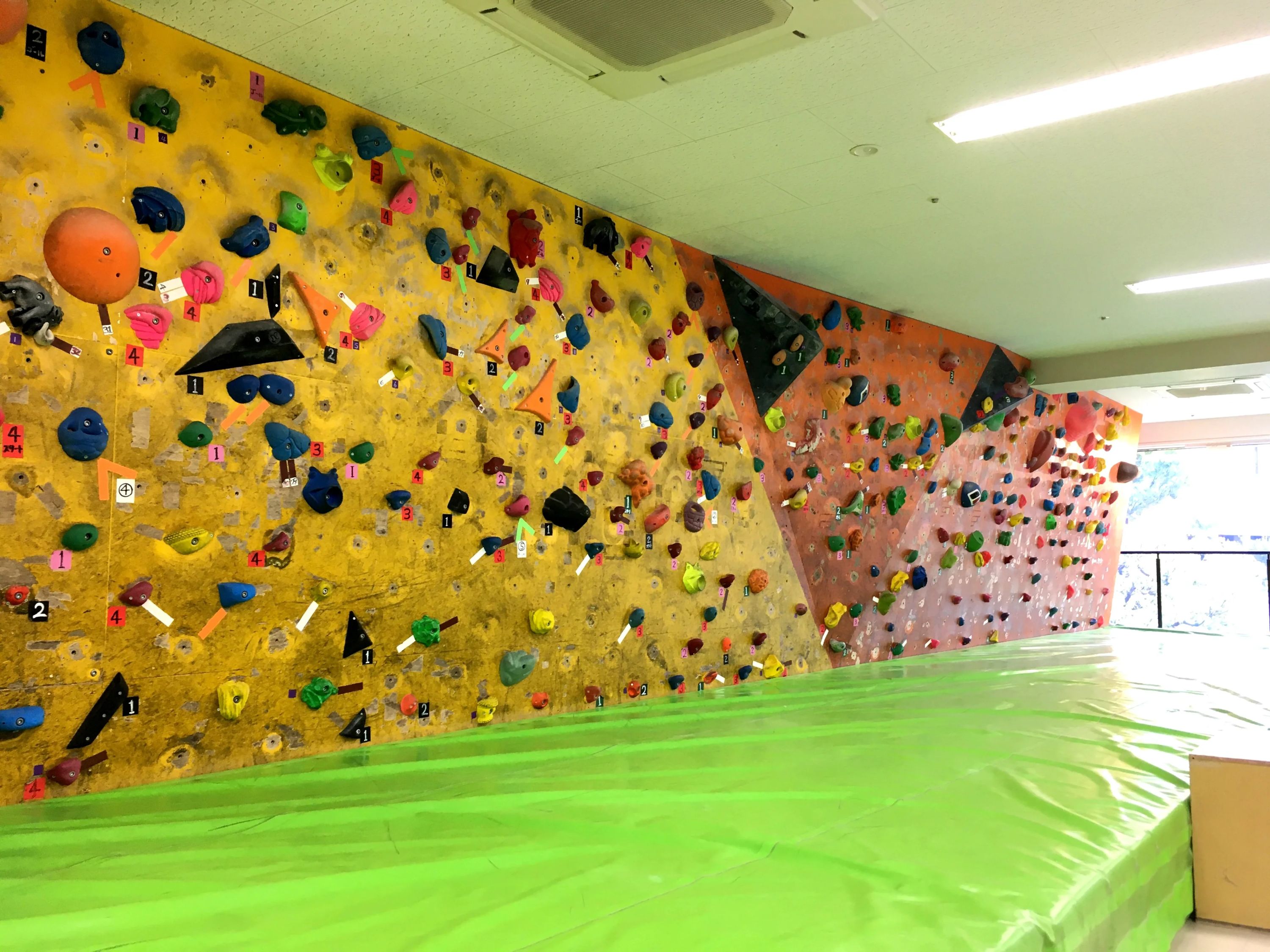 グラビティリサーチ 岡山 ボルダリングのサムネイル画像 3