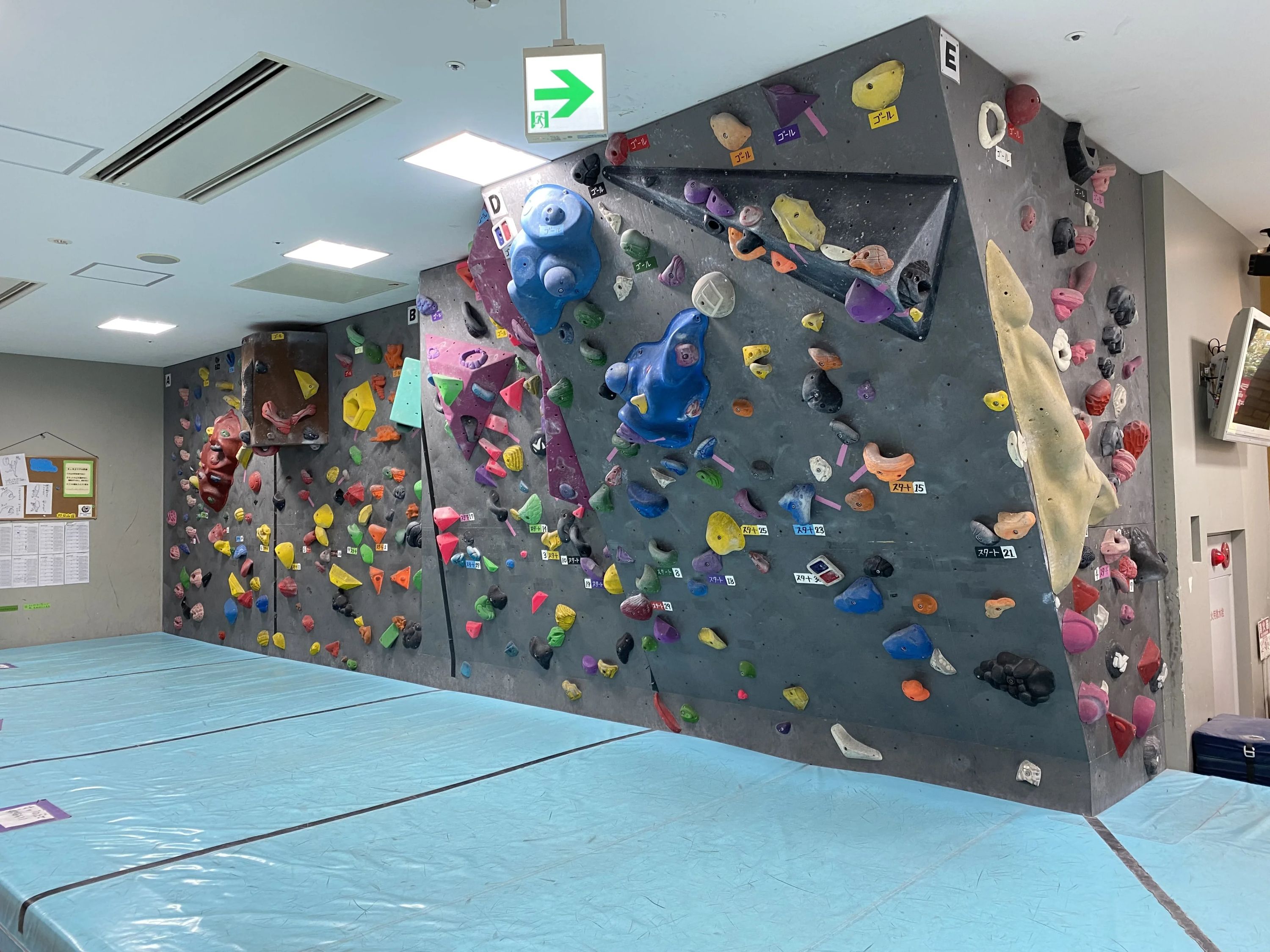 グラビティリサーチ 岸和田 ボルダリングのサムネイル画像 4