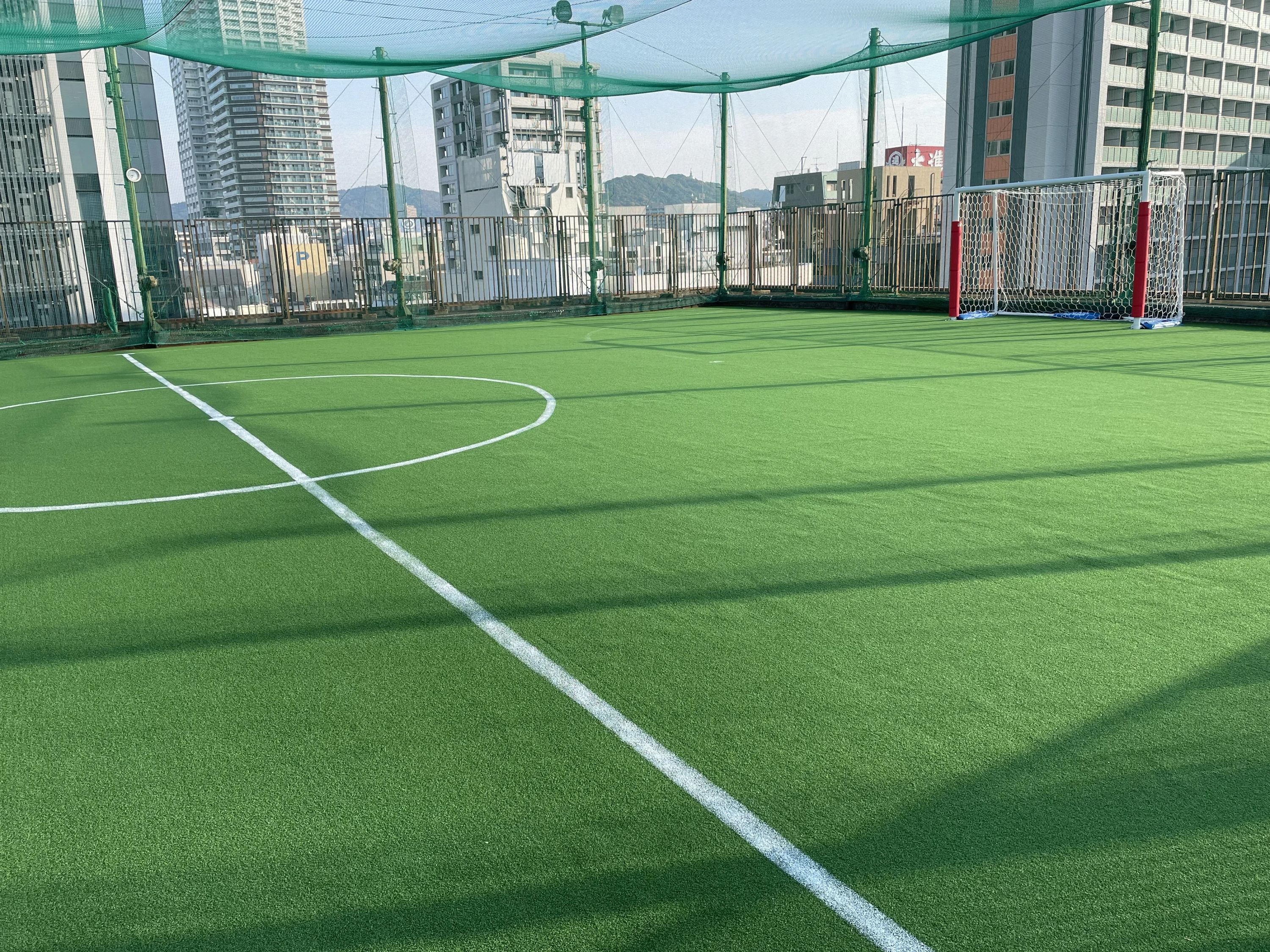 広島YMCAウエルネススポーツセンター サッカー 広島YMCA本館屋上のサムネイル画像 2