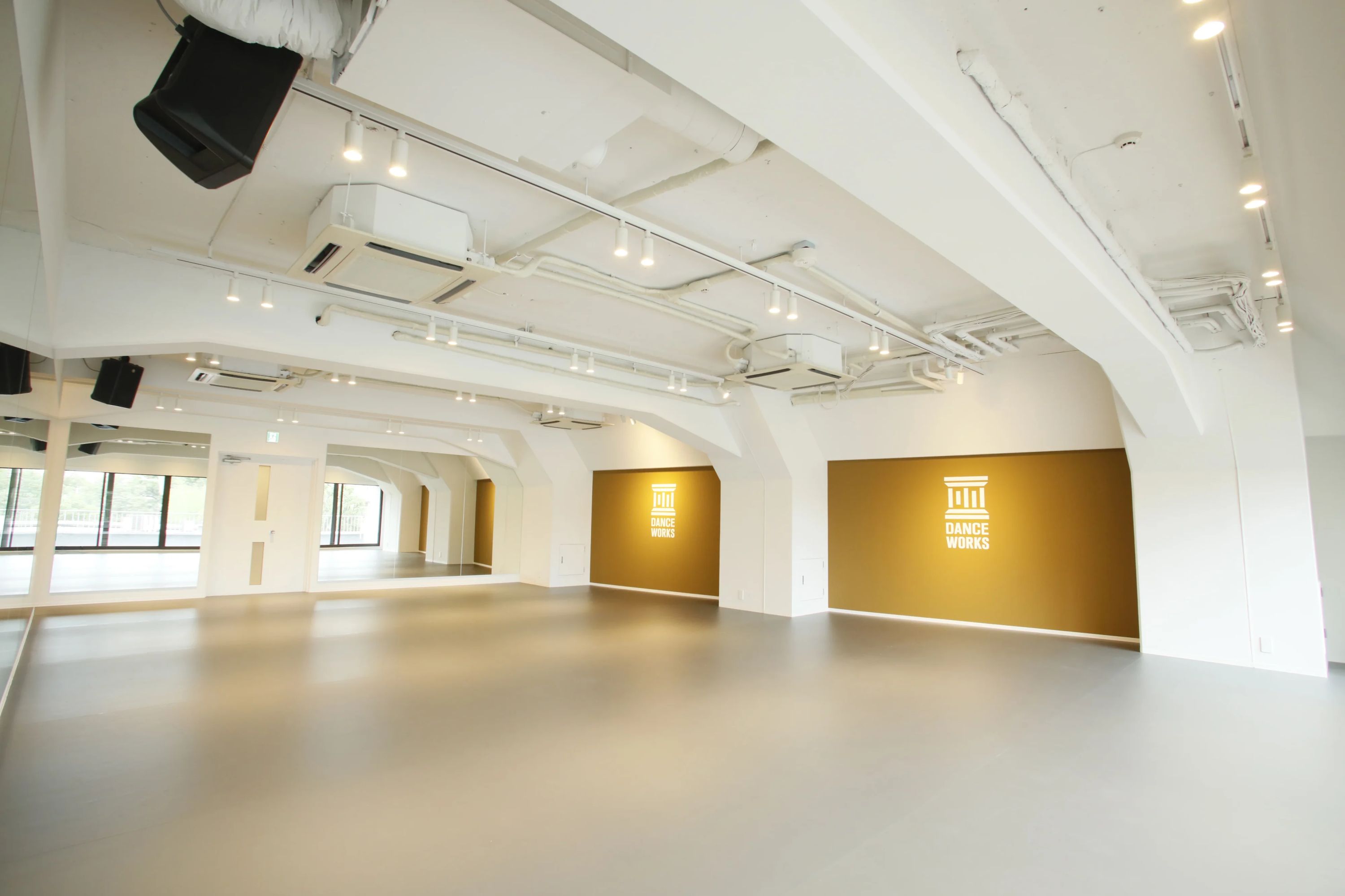 DANCE WORKS バレエ 鶯谷教室のサムネイル画像 2