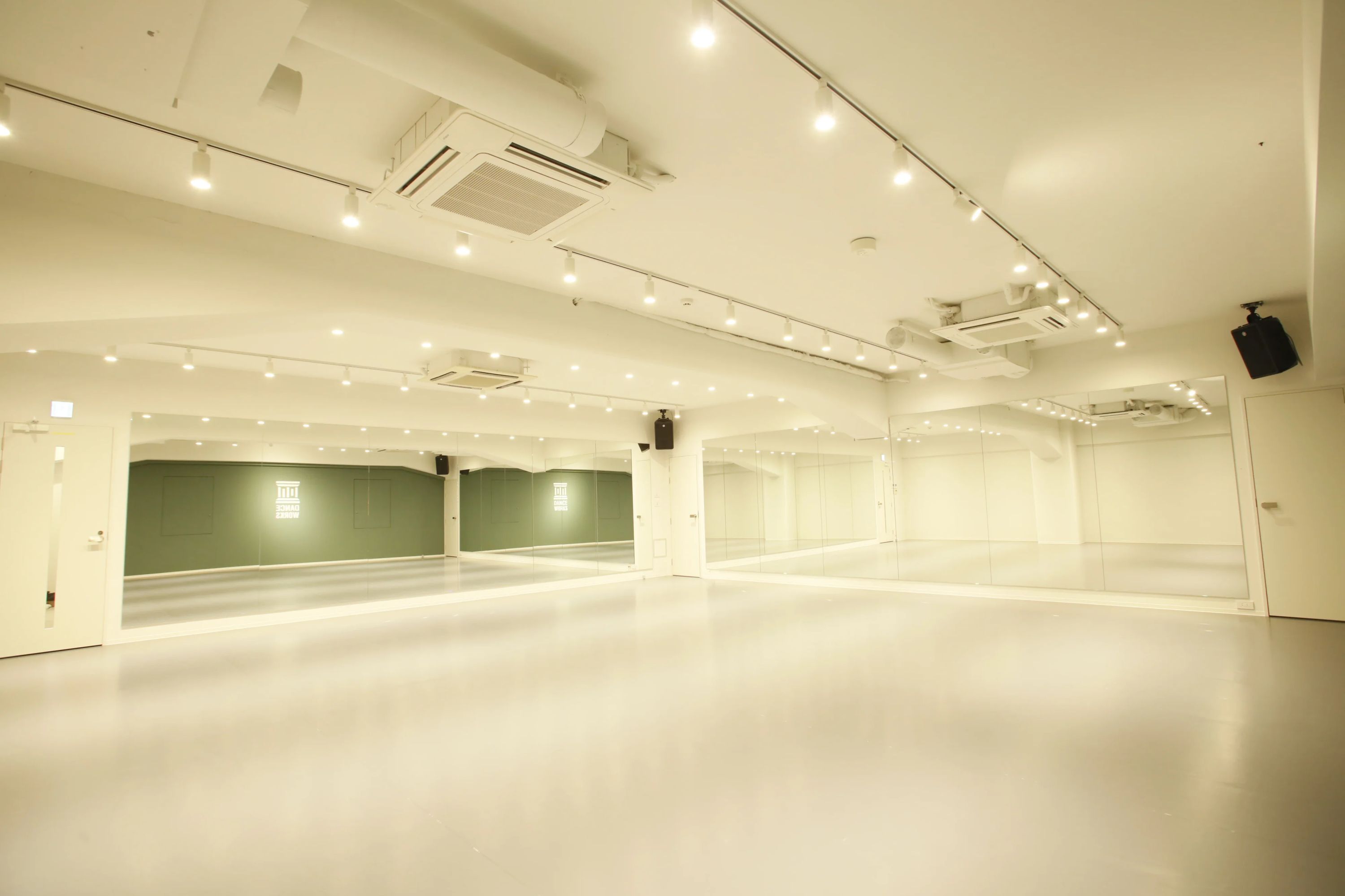 DANCE WORKS バレエ 鶯谷教室のサムネイル画像 4