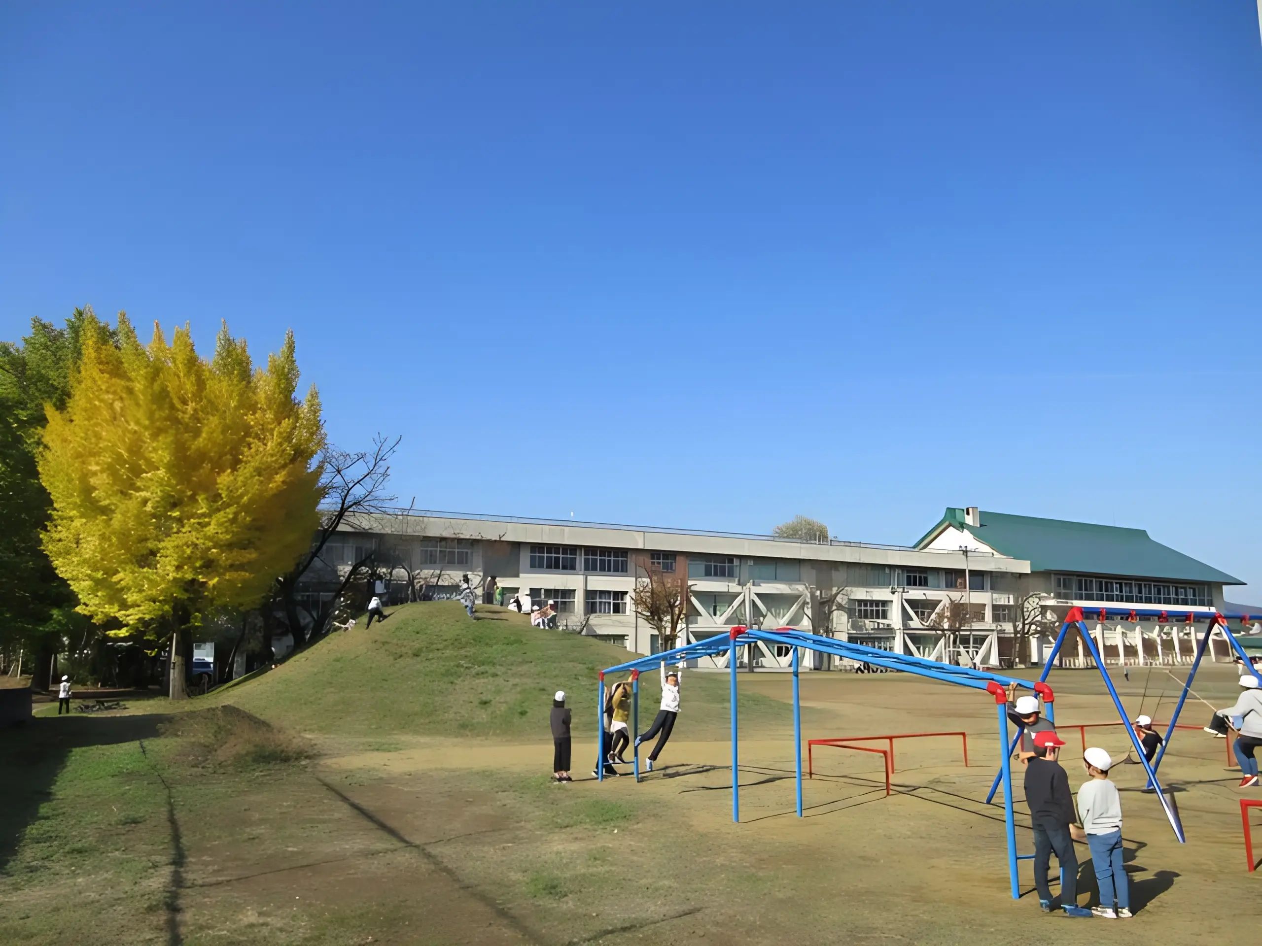 津南町野球スポーツ少年団 津南町立津南小学校グラウンドのサムネイル画像 5