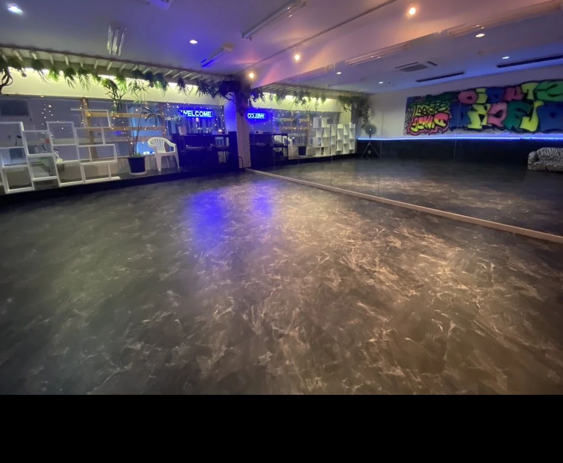 STUDIO BLACKN(スタジオブラックン) ダンス 宝町教室のサムネイル画像 4