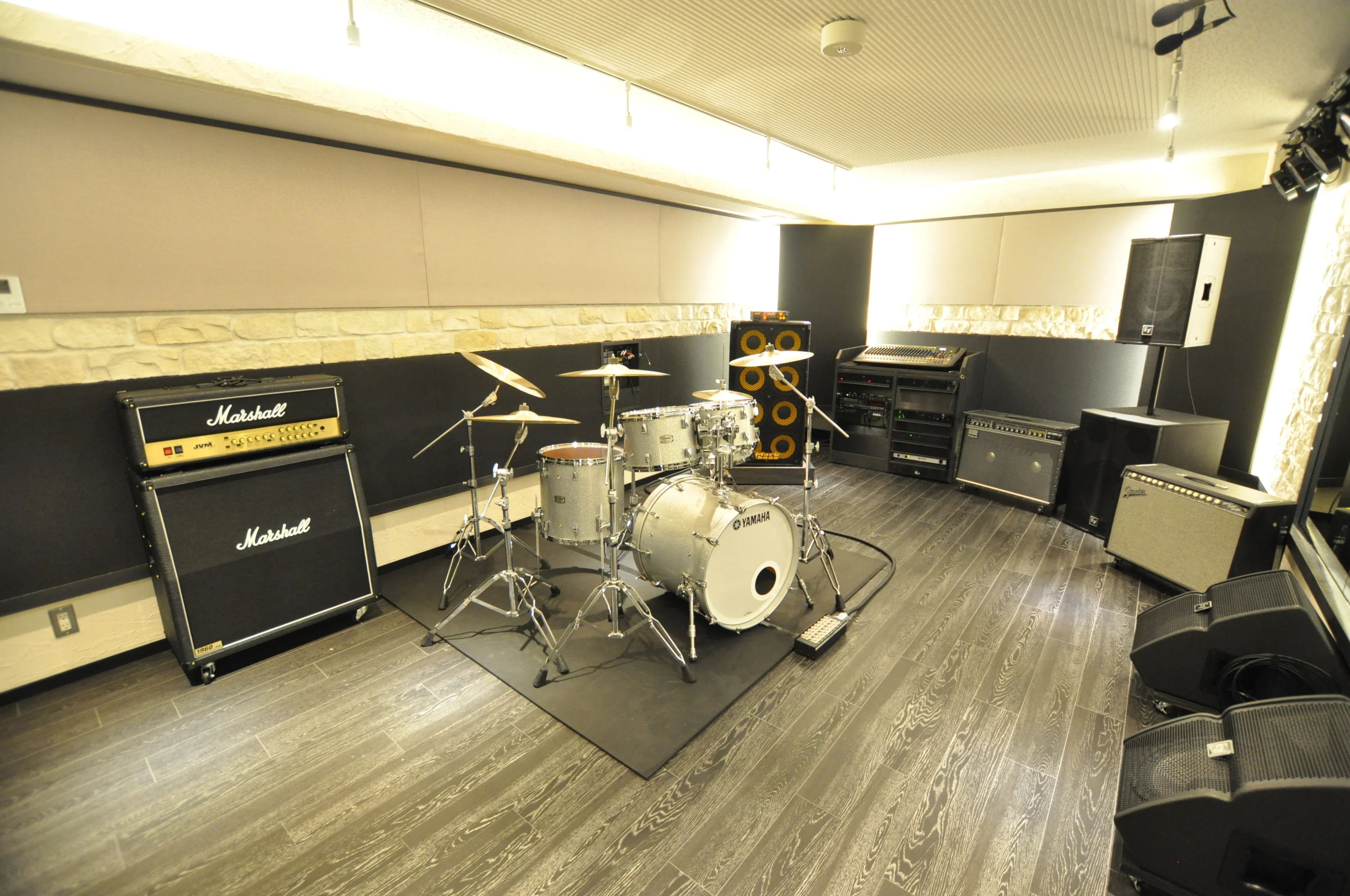 BRASTON ダンス CLOUD9 STUDIO 横浜北口店のサムネイル画像 4