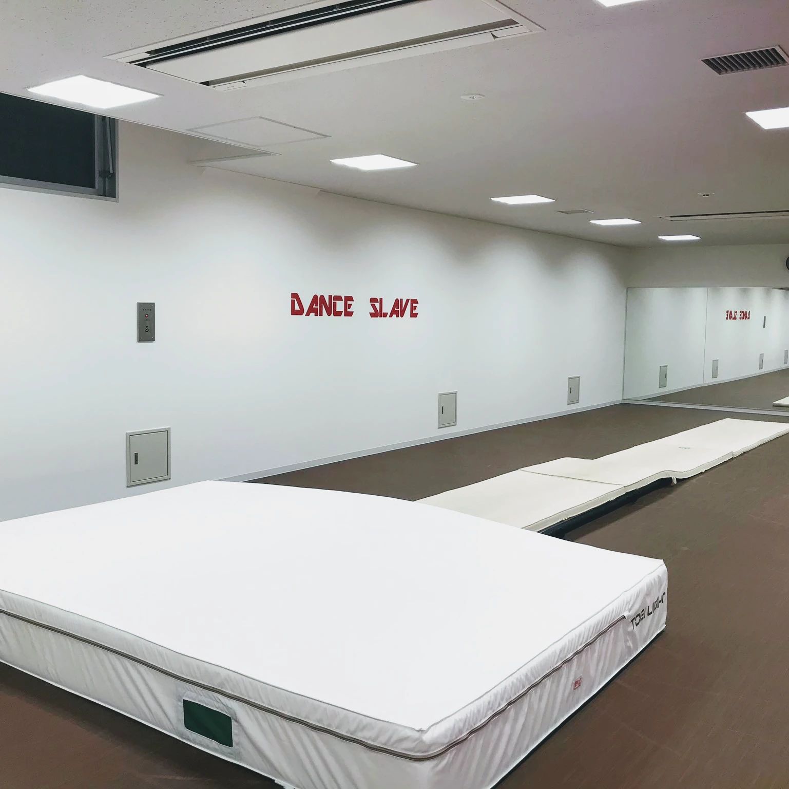 DANCE SLAVE(スレイブ) 問屋町教室のサムネイル画像 4