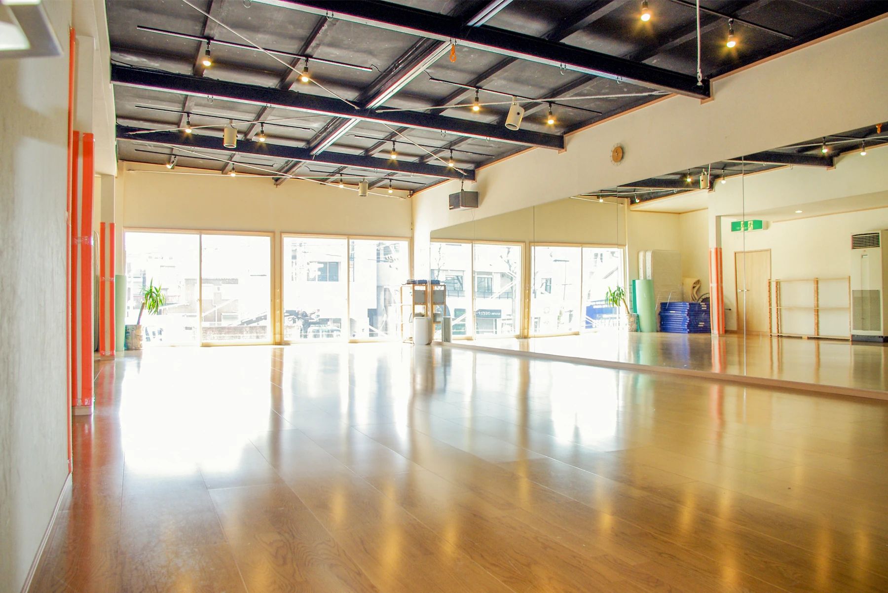 DANCE STUDIO STARGATE 中江教室のサムネイル画像 2