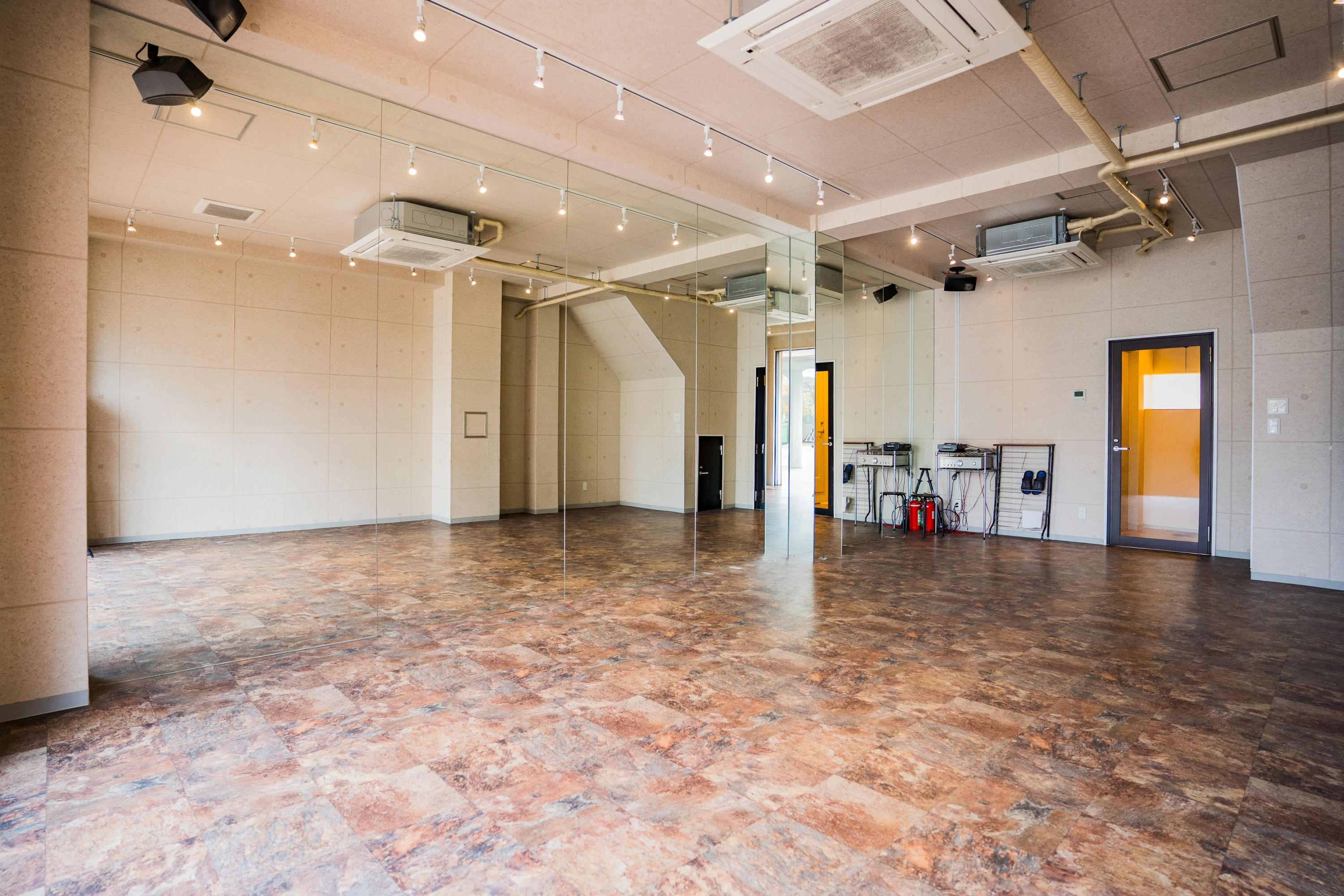 studio iDey ダンス 明石校 2号店のサムネイル画像 2